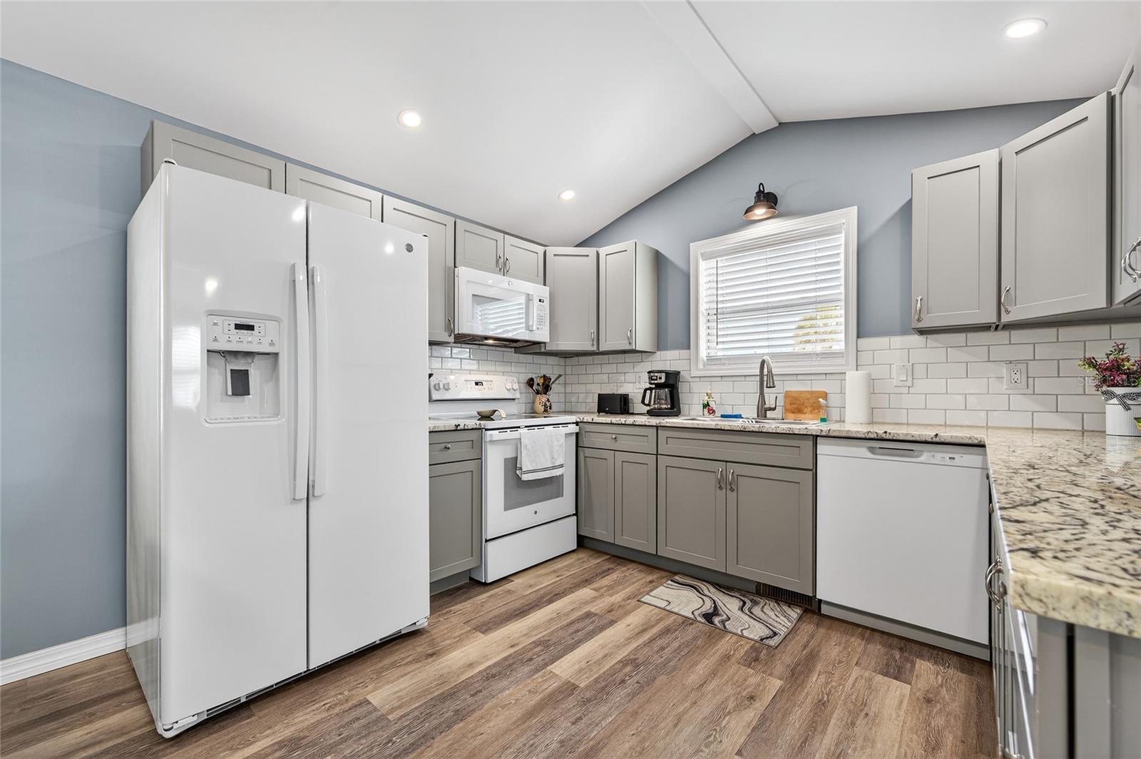 Image 17 of 78 For 204 Crown Point Drive