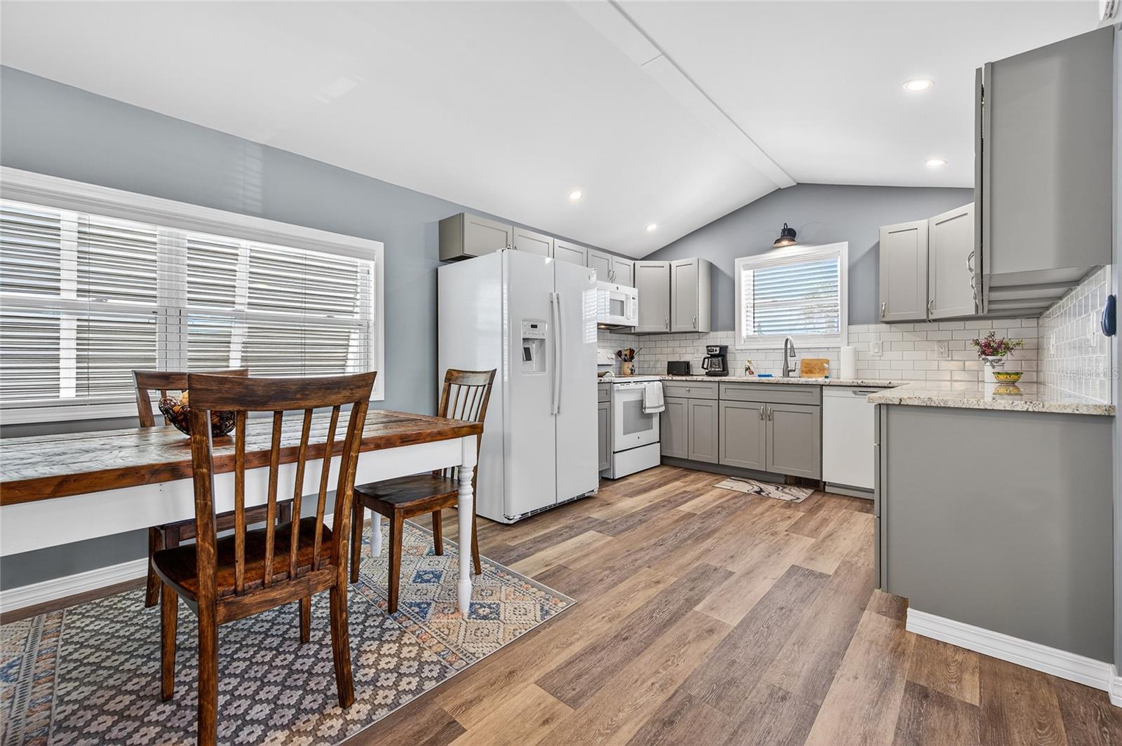 Image 23 of 78 For 204 Crown Point Drive