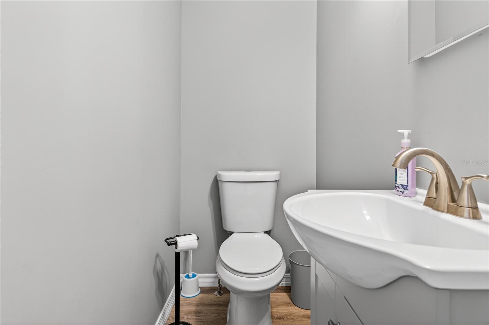 Image 34 of 78 For 204 Crown Point Drive