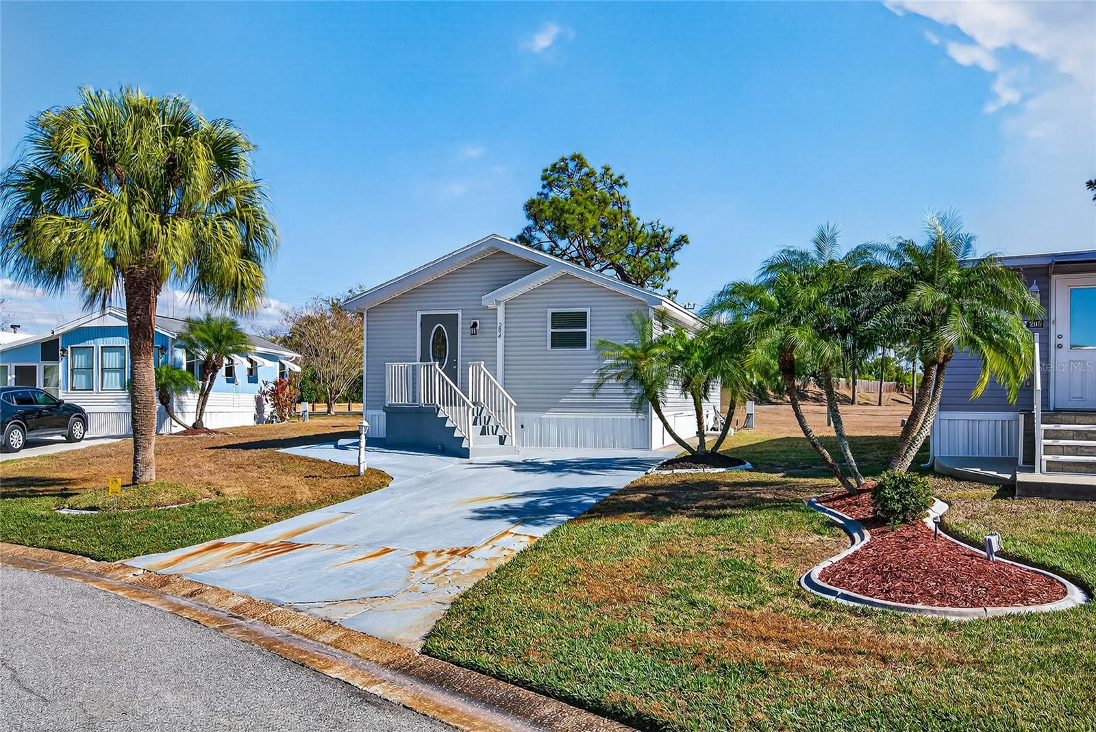 Image 5 of 78 For 204 Crown Point Drive