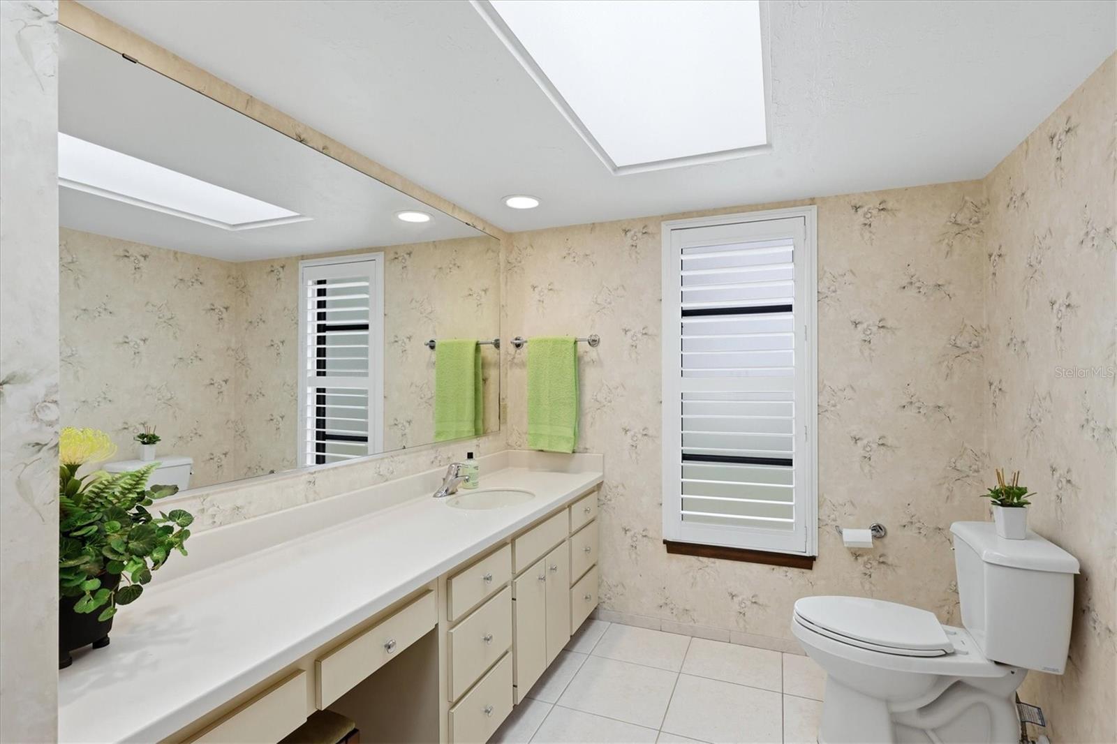 Image 19 of 42 For 491 Wisteria Road