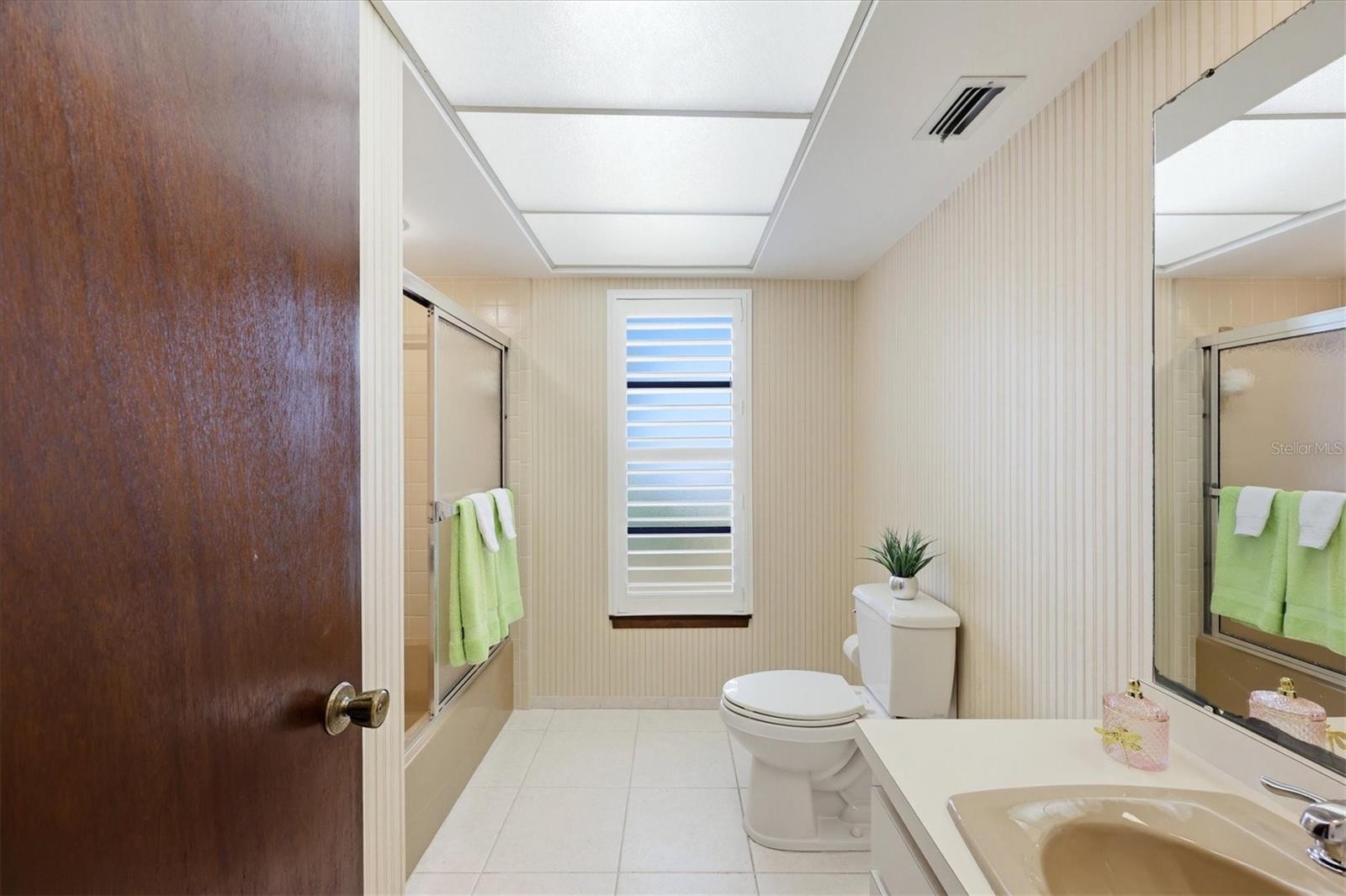 Image 22 of 42 For 491 Wisteria Road