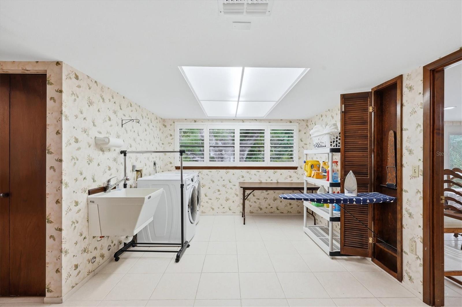 Image 26 of 42 For 491 Wisteria Road