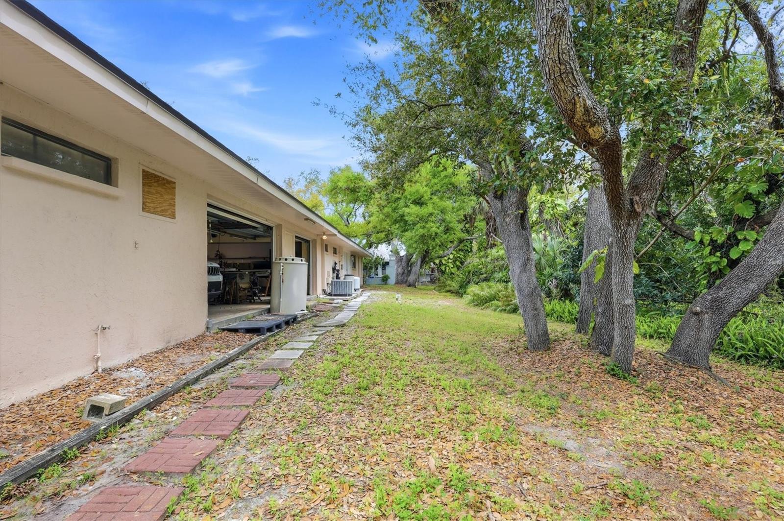 Image 31 of 42 For 491 Wisteria Road