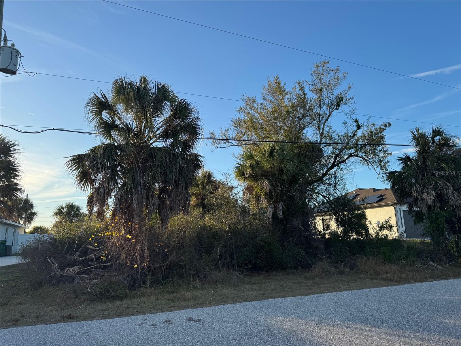 Image 4 of 12 For 7169 Burnsville St