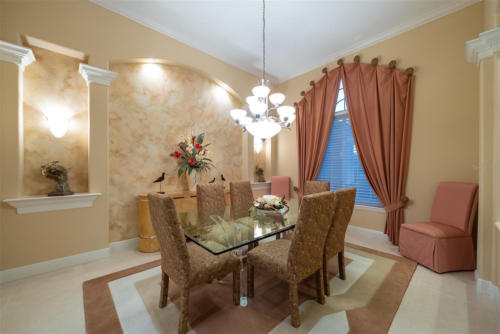 Image 15 of 87 For 14 Carisa Royale Court