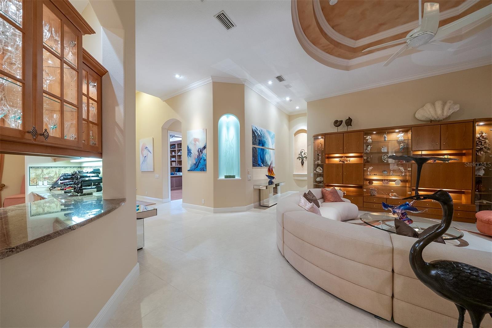 Image 16 of 87 For 14 Carisa Royale Court