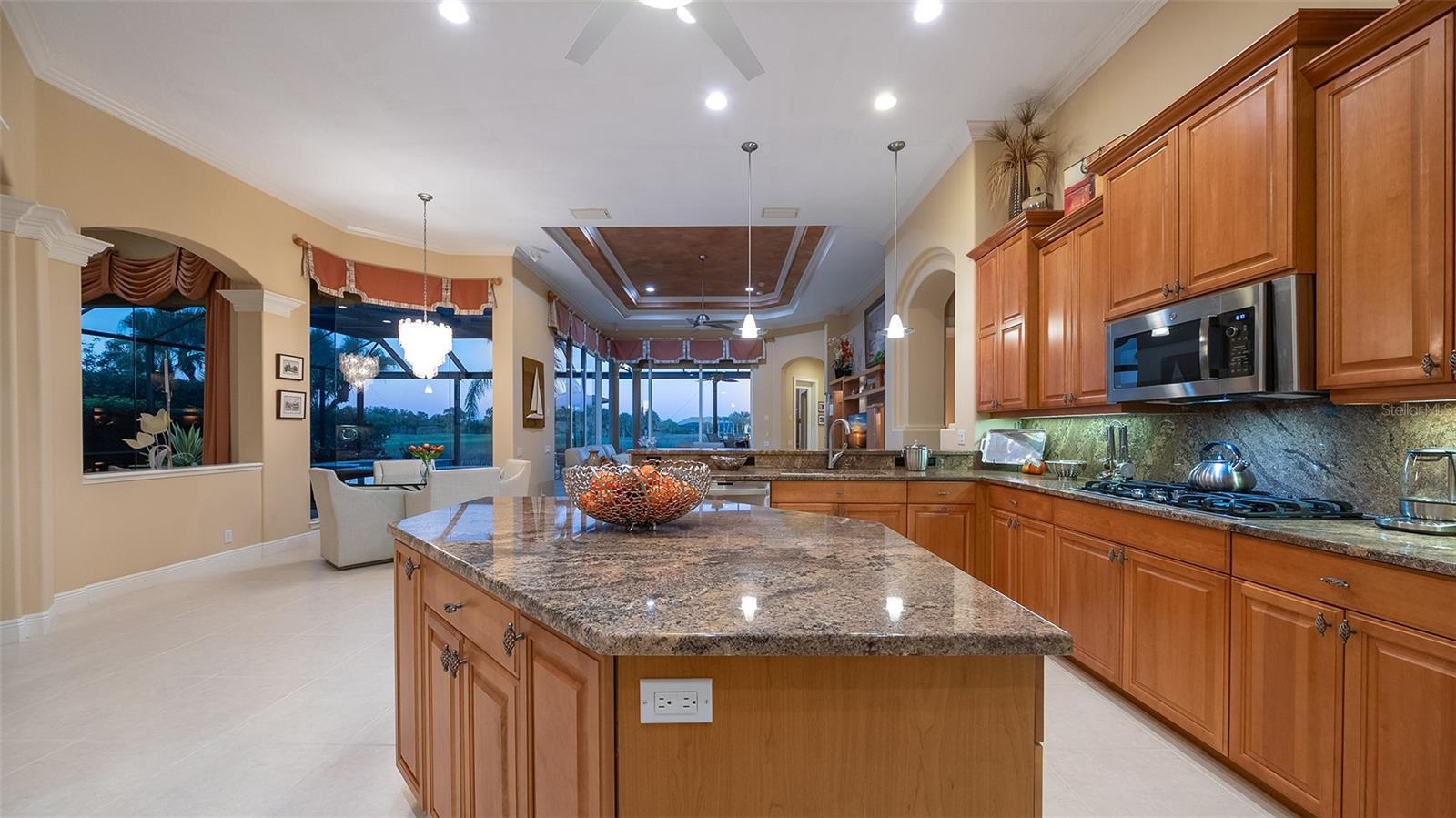 Image 17 of 87 For 14 Carisa Royale Court