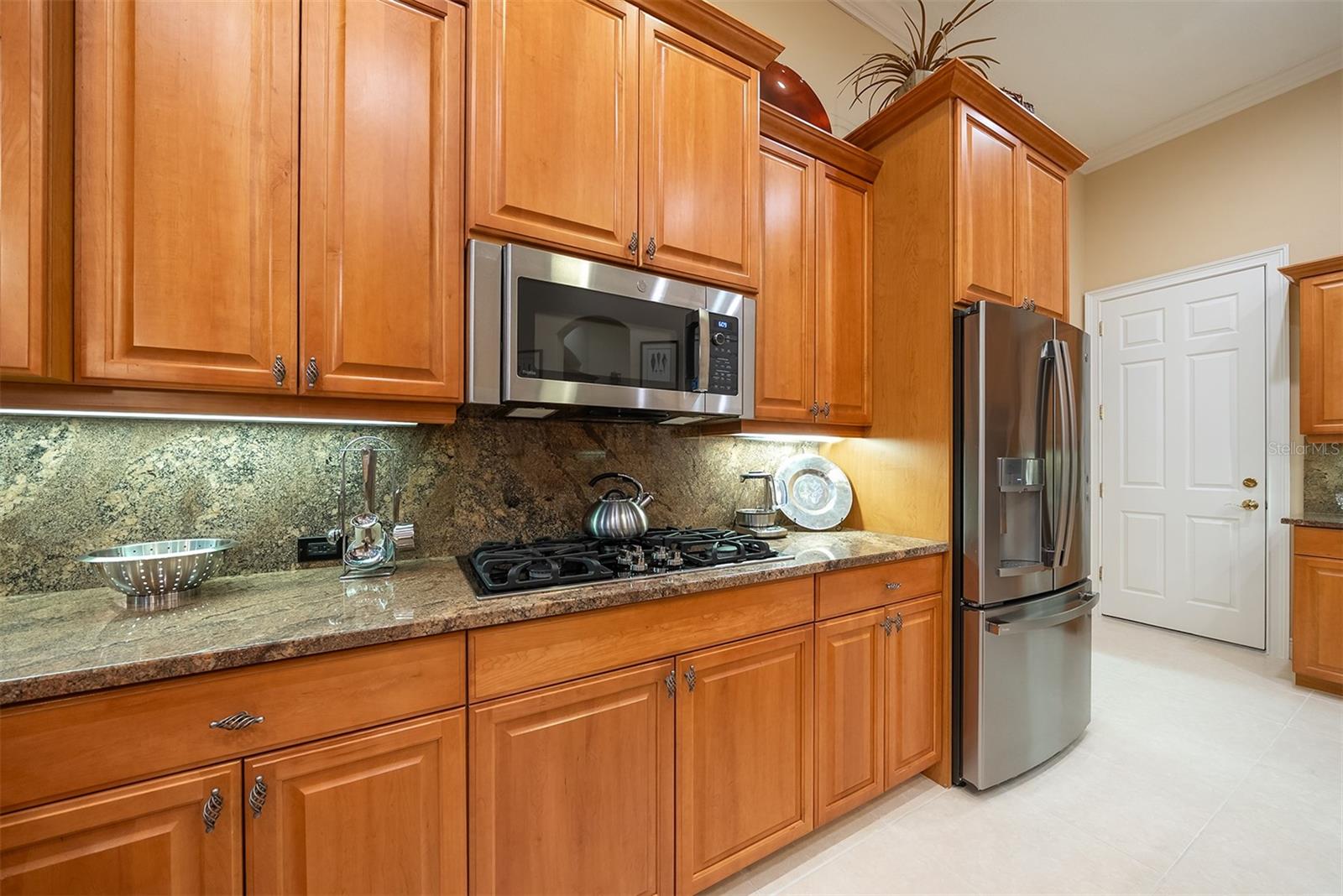 Image 22 of 87 For 14 Carisa Royale Court