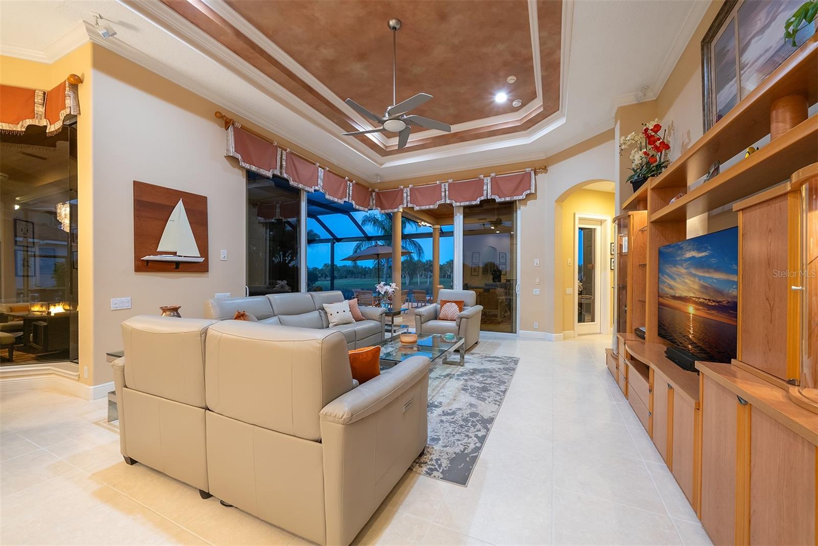 Image 25 of 87 For 14 Carisa Royale Court