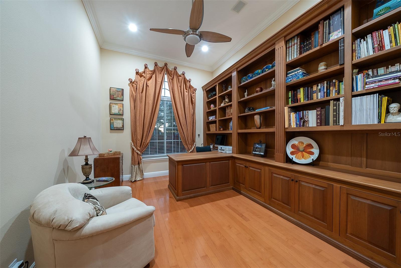 Image 28 of 87 For 14 Carisa Royale Court