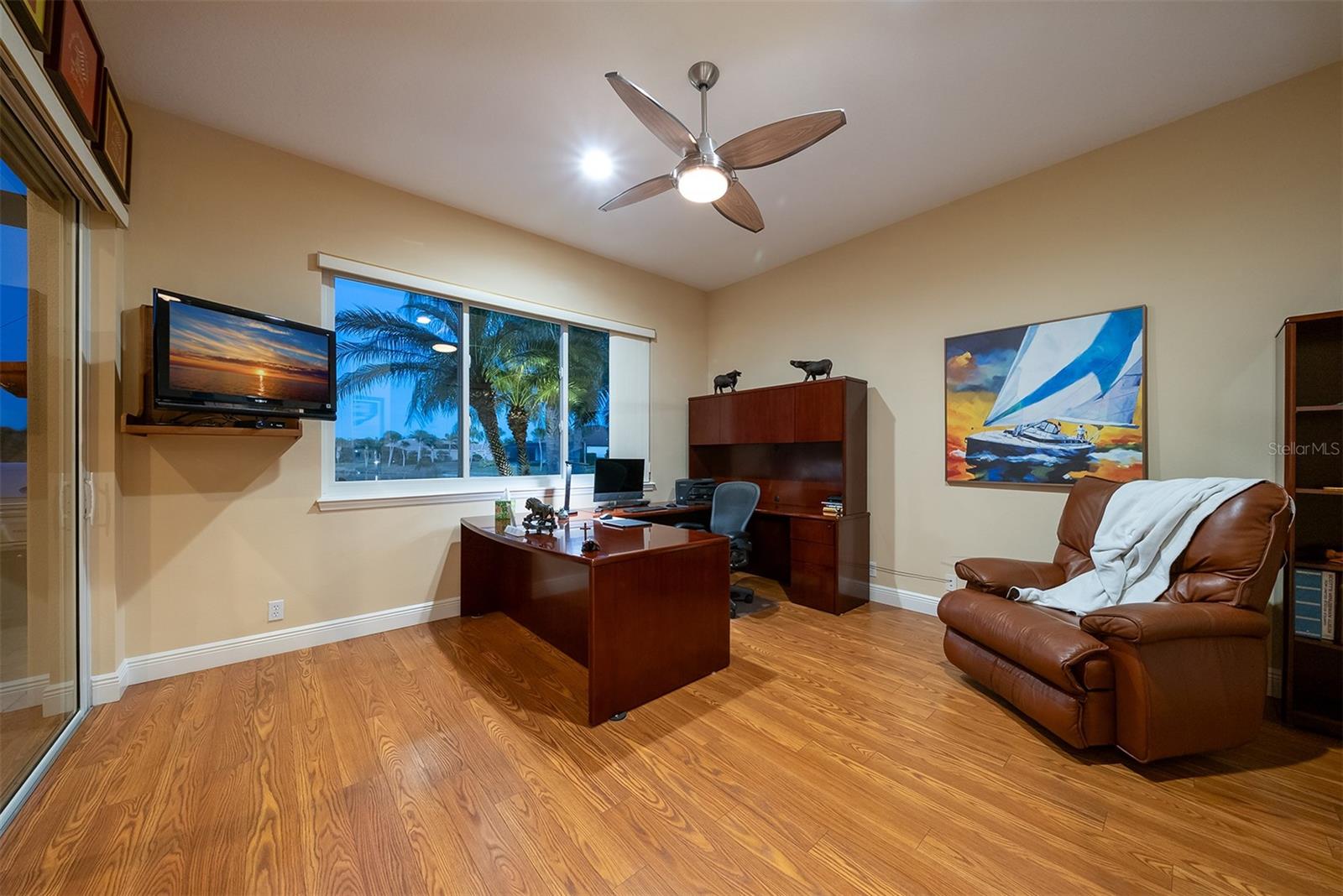 Image 40 of 87 For 14 Carisa Royale Court