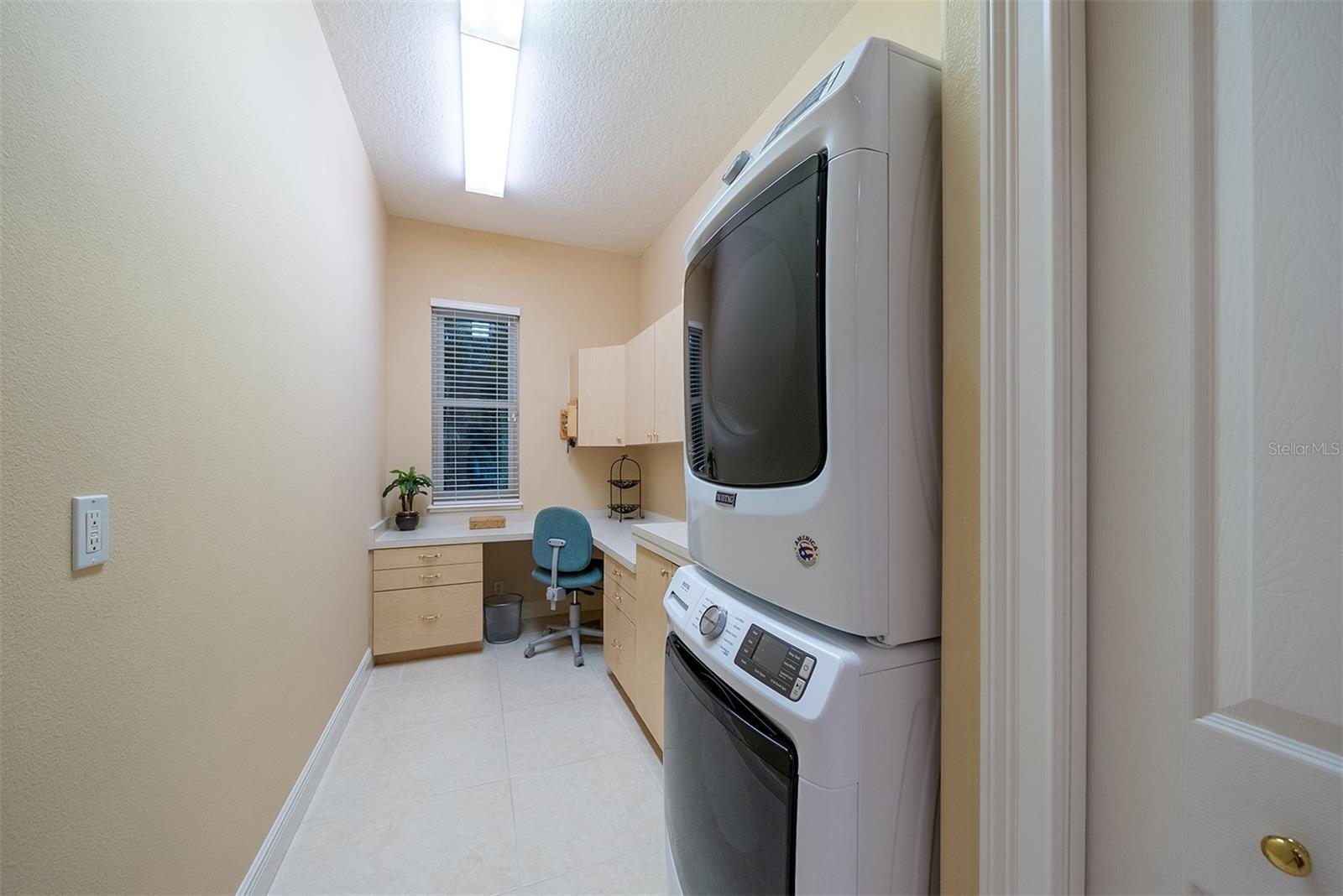 Image 41 of 87 For 14 Carisa Royale Court