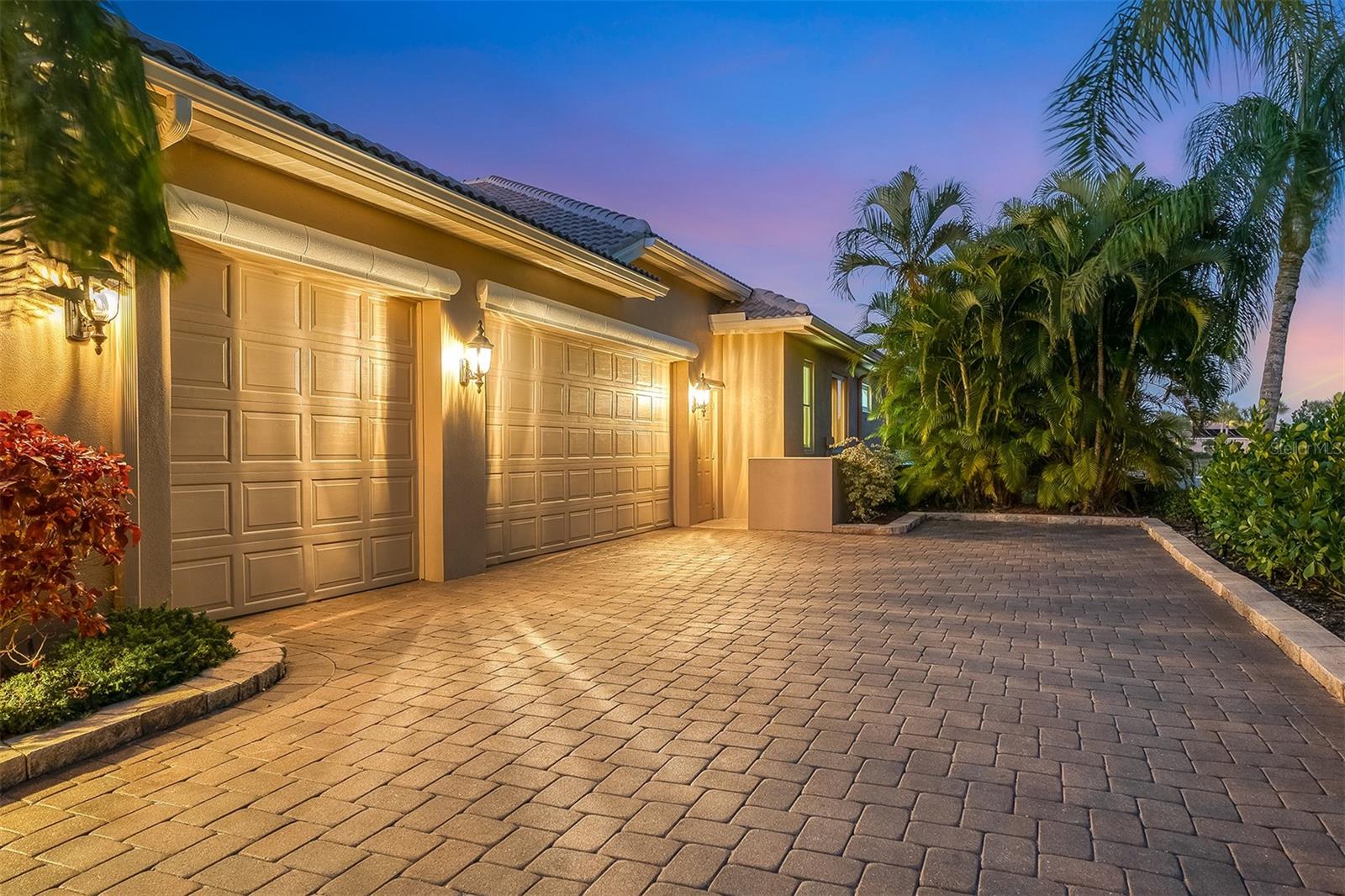 Image 55 of 87 For 14 Carisa Royale Court