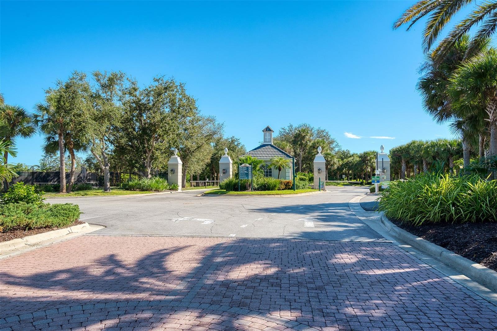 Image 62 of 87 For 14 Carisa Royale Court