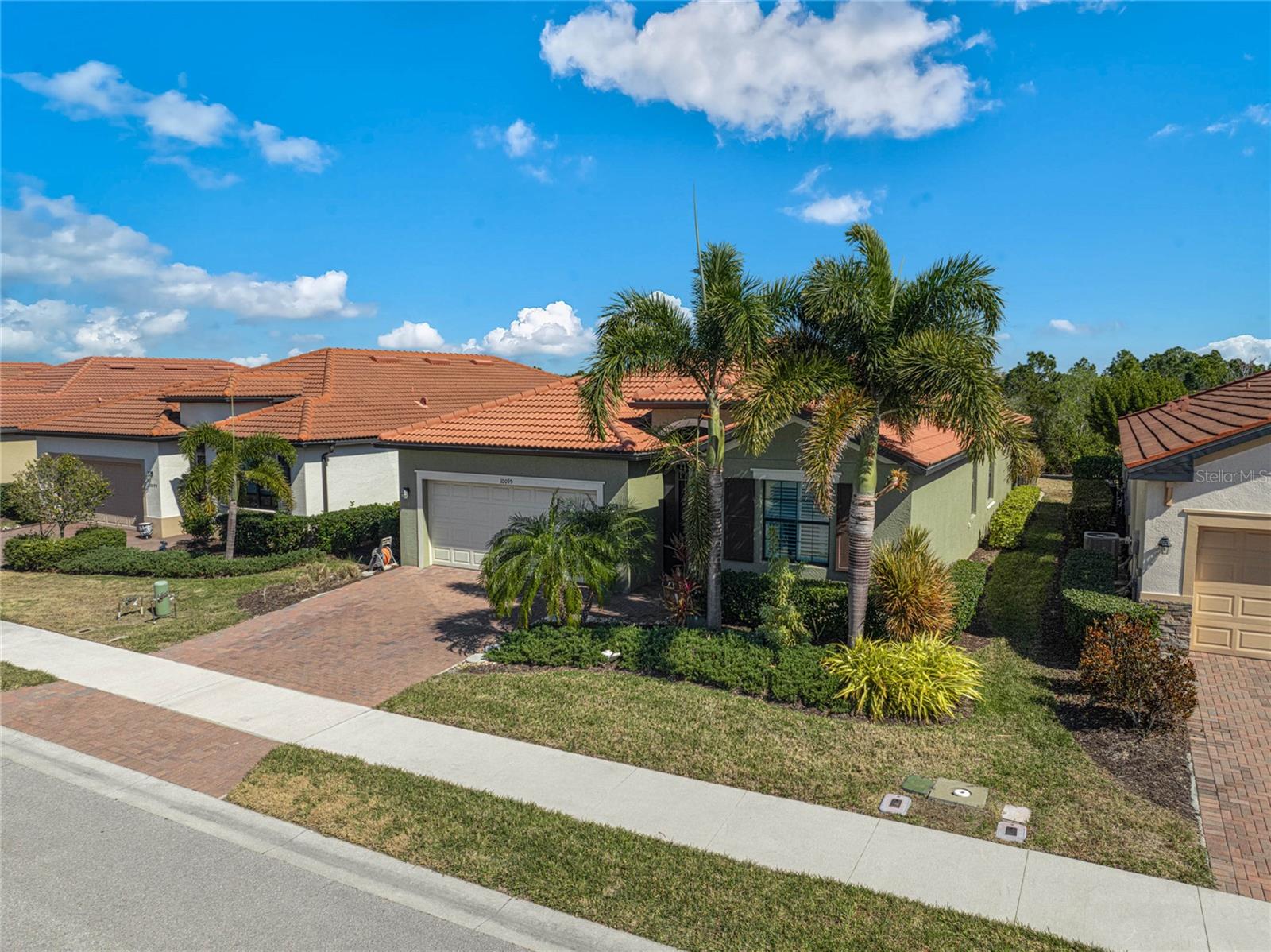 Image 32 of 68 For 10095 Crooked Creek Drive