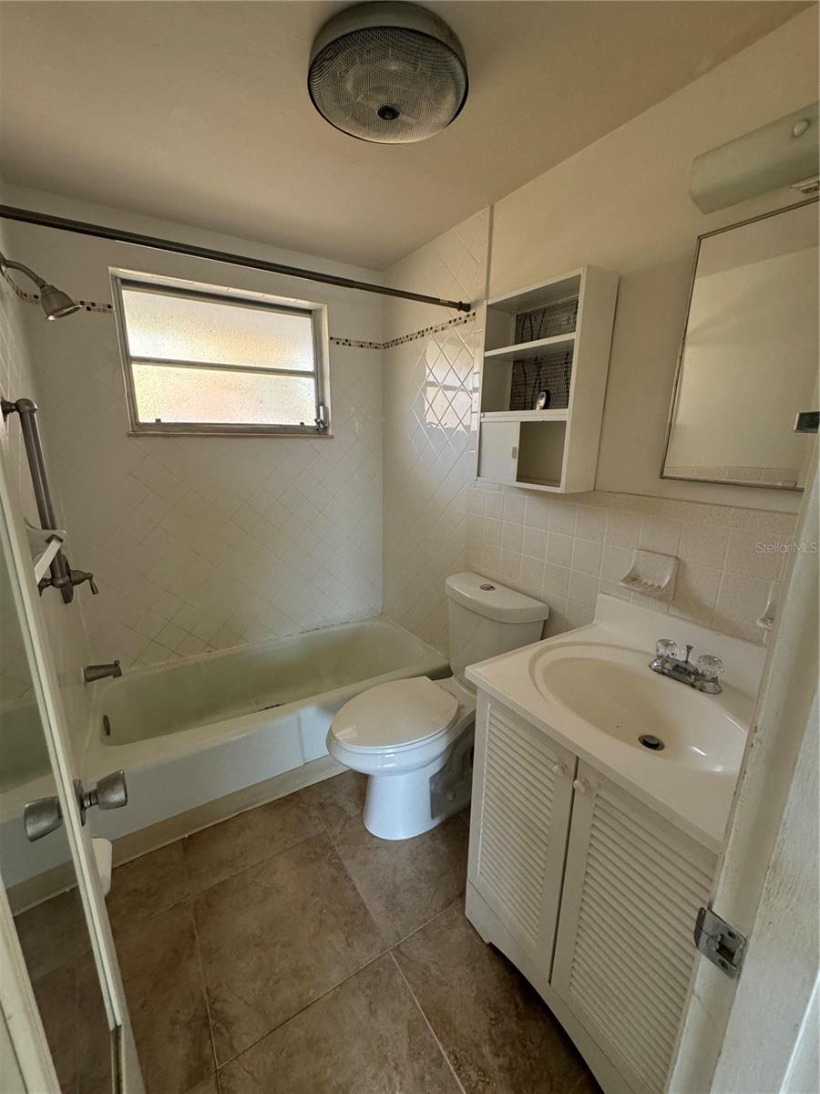 Image 5 of 6 For 40 Cowles Street A