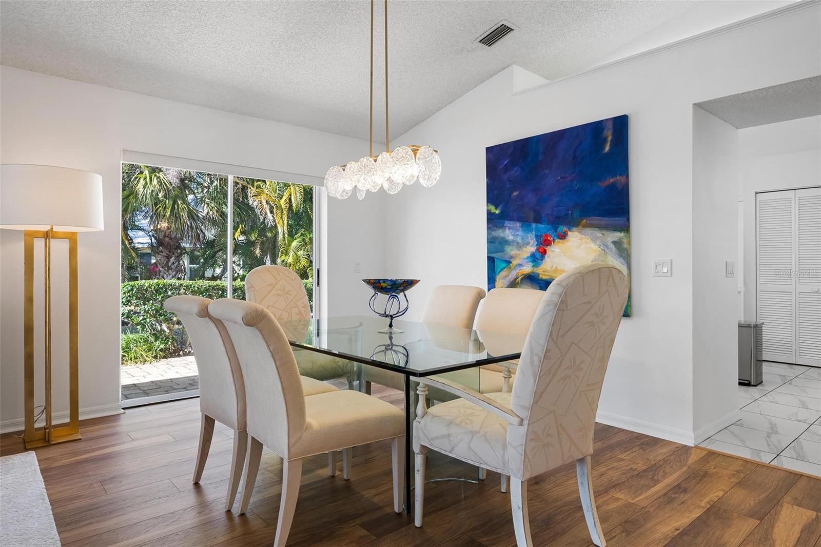 Image 13 of 39 For 733 Brightside Crescent Drive 31