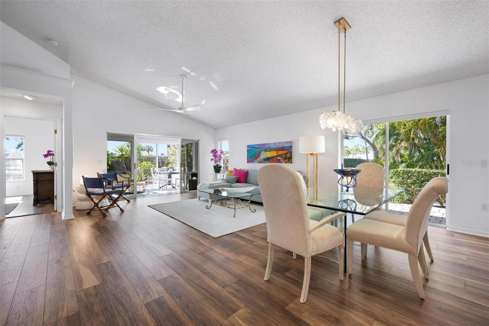 Image 5 of 39 For 733 Brightside Crescent Drive 31