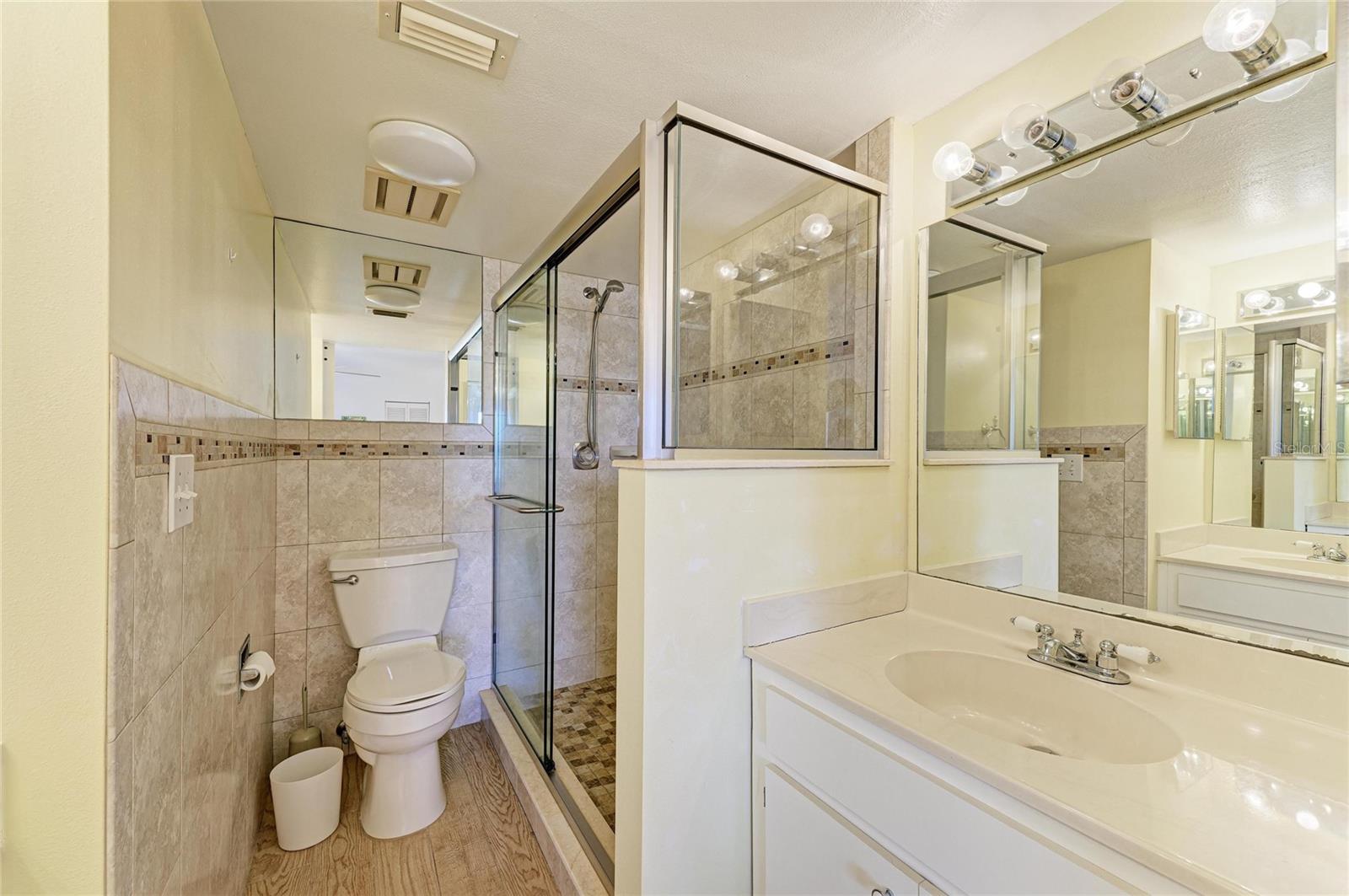 Image 26 of 63 For 408 Cerromar Circle  236 B