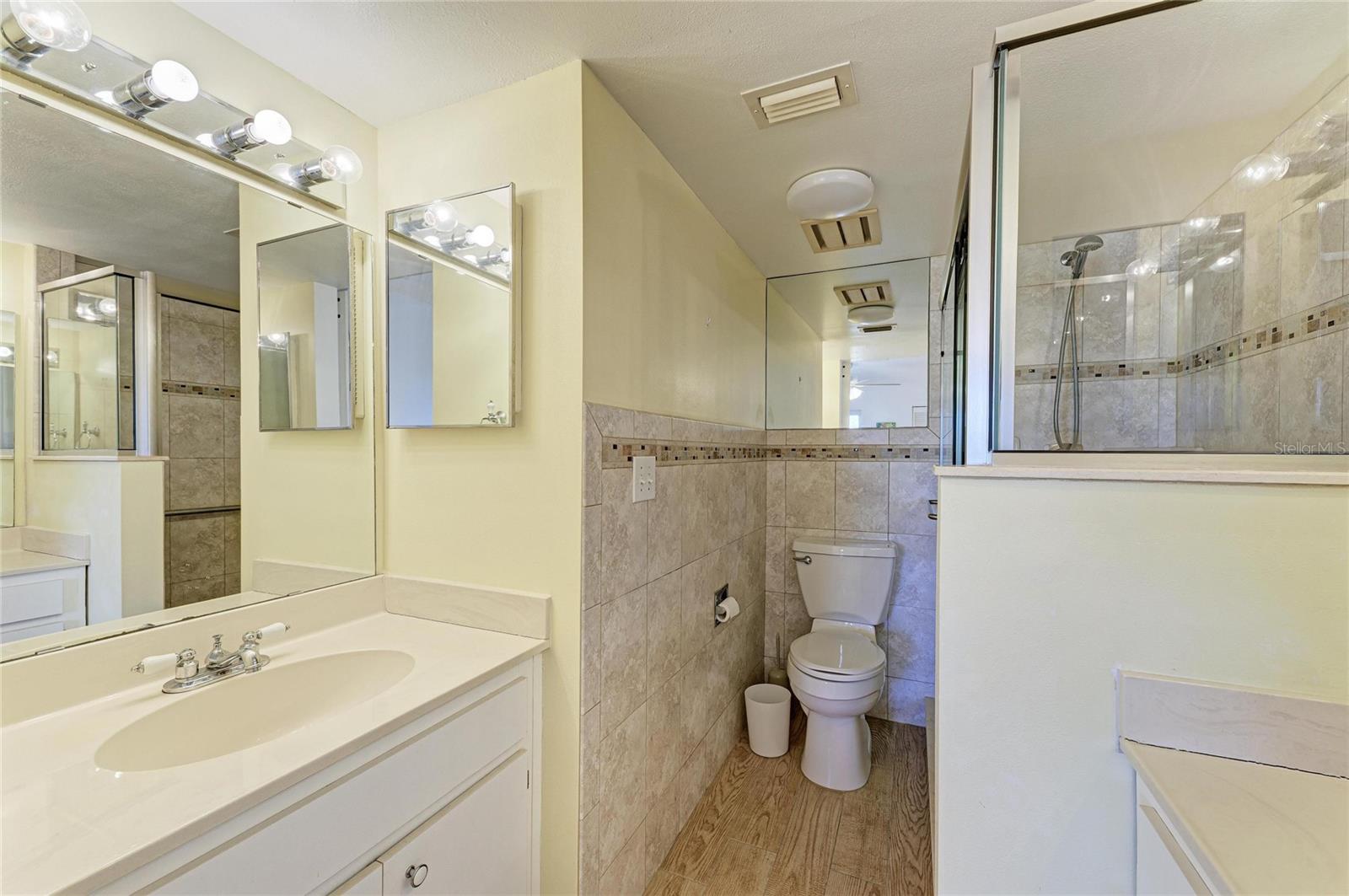 Image 27 of 63 For 408 Cerromar Circle  236 B