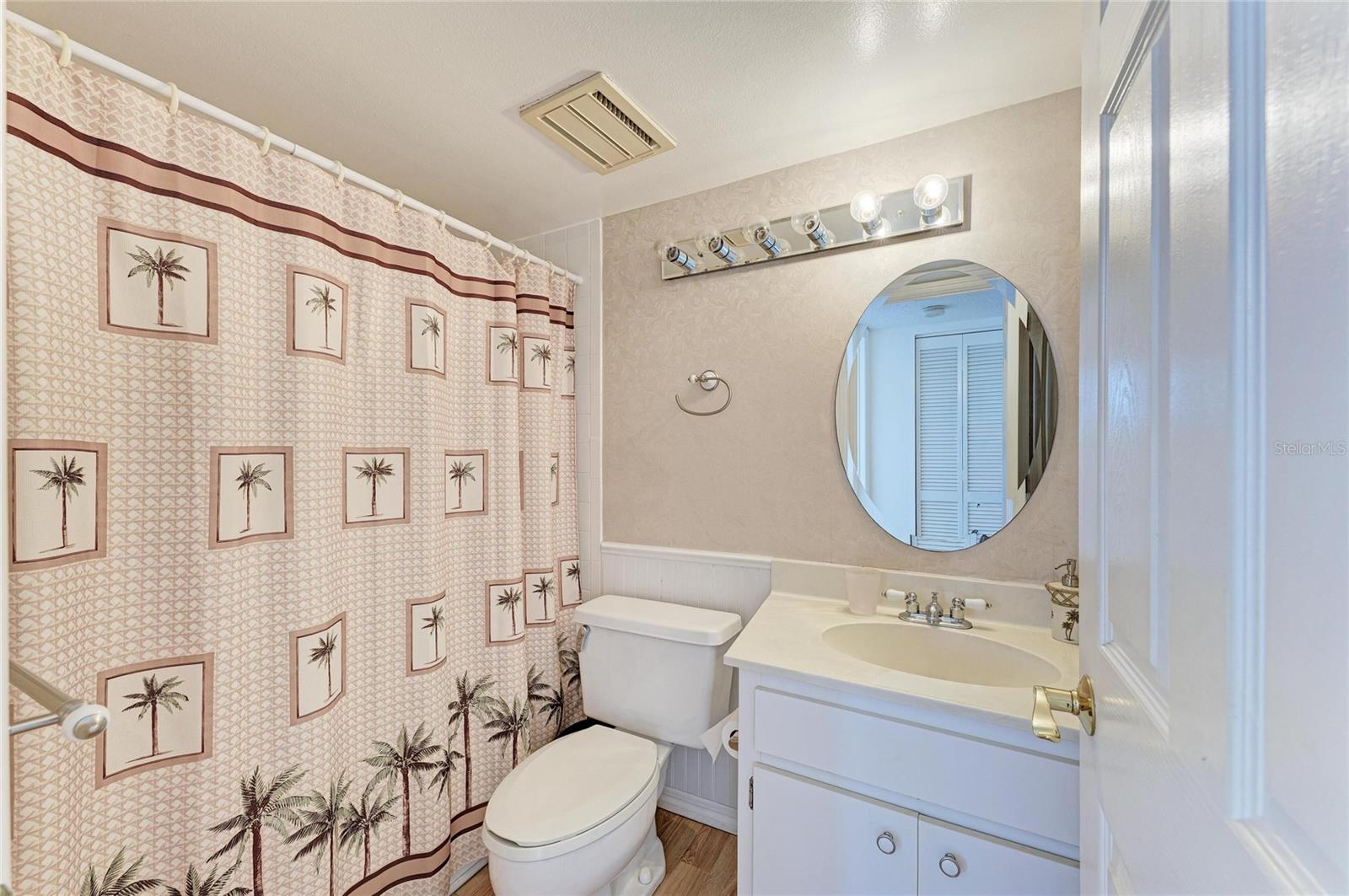 Image 31 of 63 For 408 Cerromar Circle  236 B