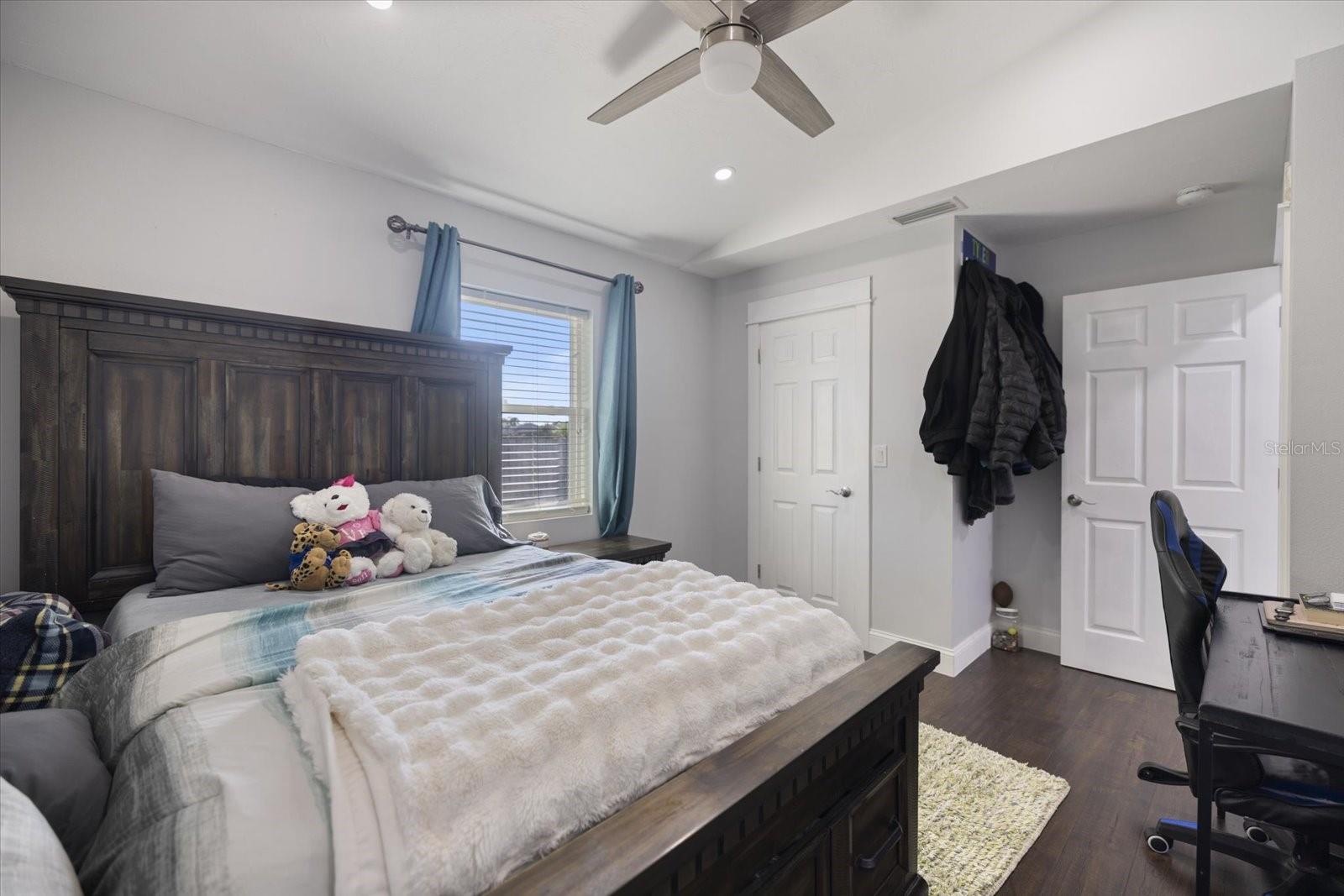 Image 26 of 79 For 1627 Del Monte Court