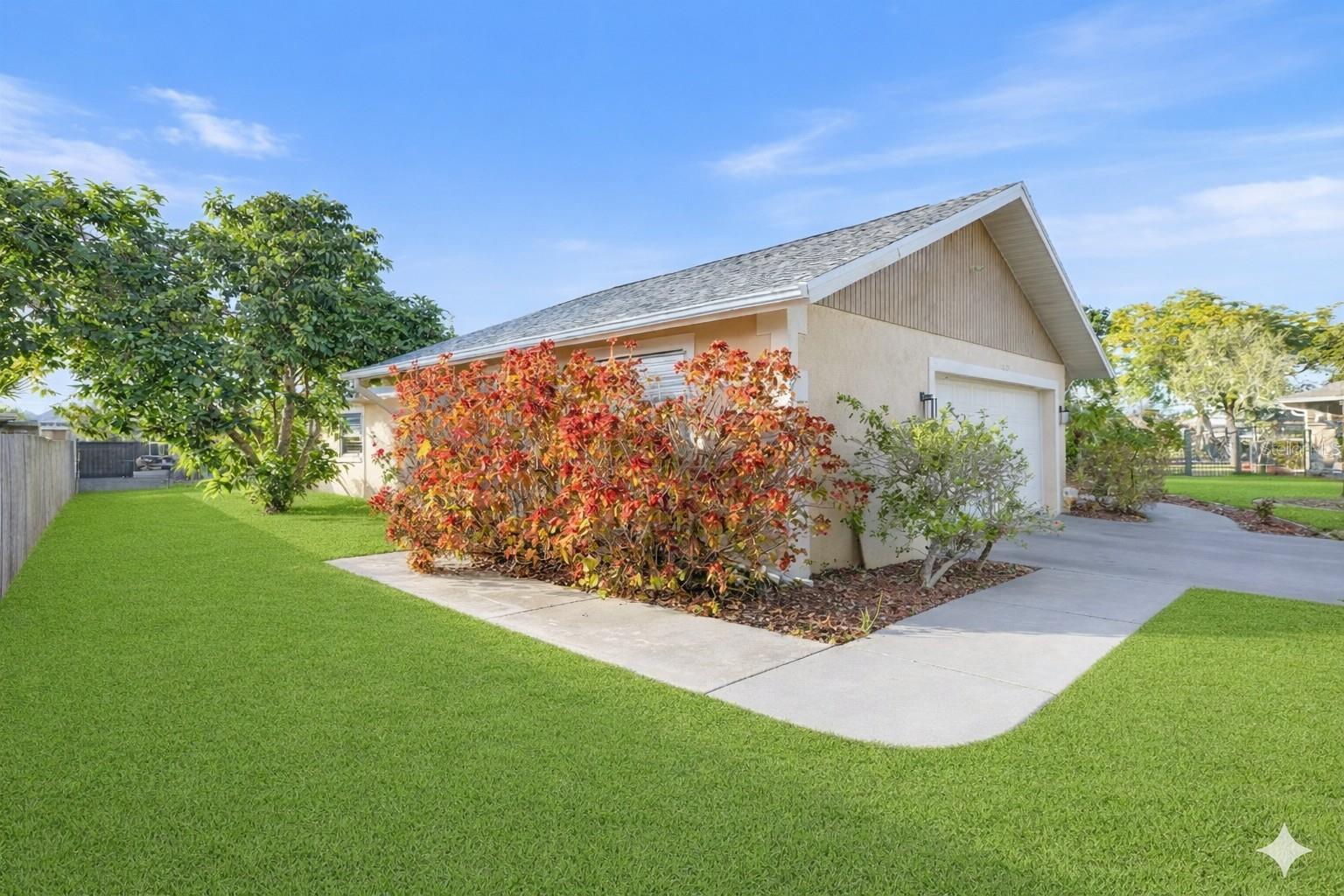 Image 40 of 79 For 1627 Del Monte Court