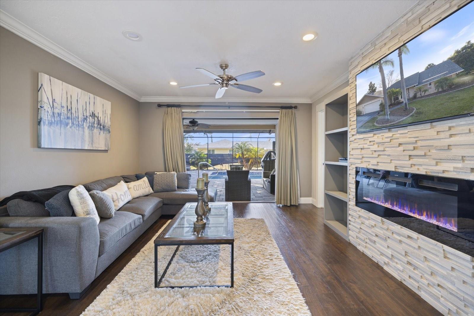 Image 6 of 79 For 1627 Del Monte Court