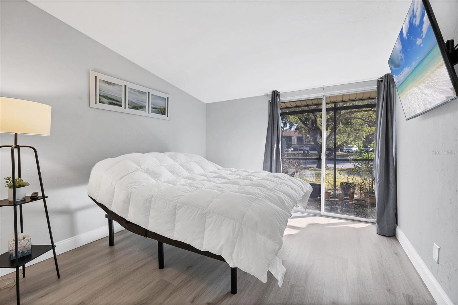 Image 12 of 40 For 680 White Pine Tree Road 61