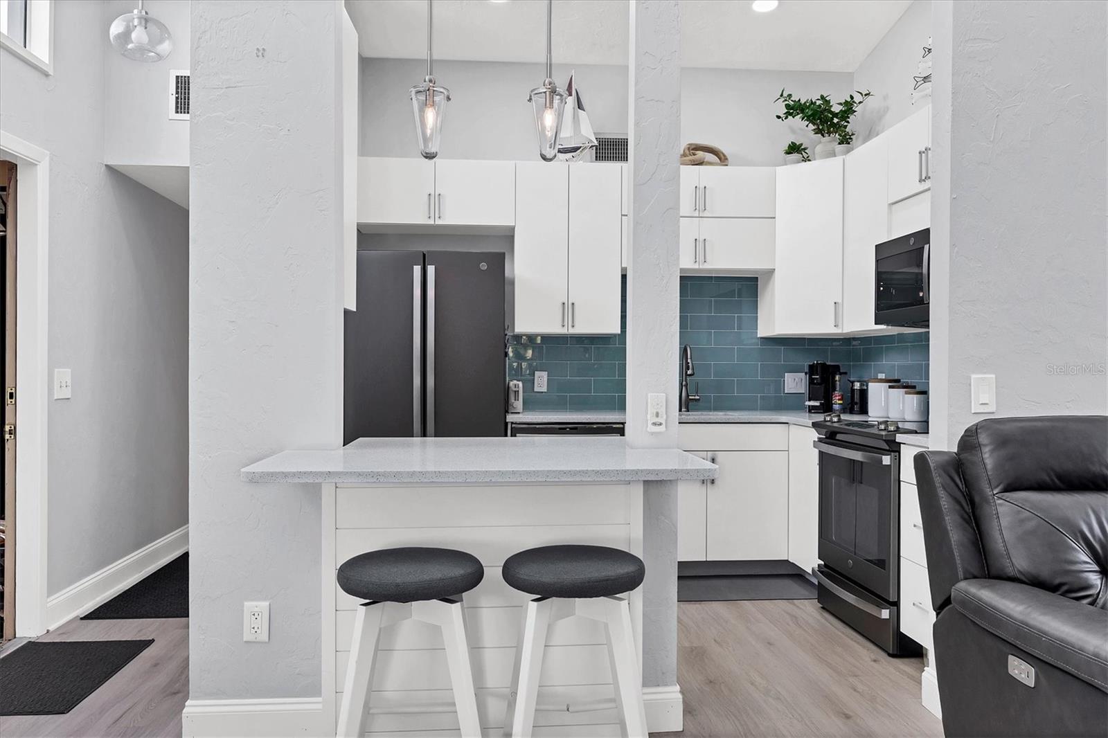 Image 6 of 40 For 680 White Pine Tree Road 61