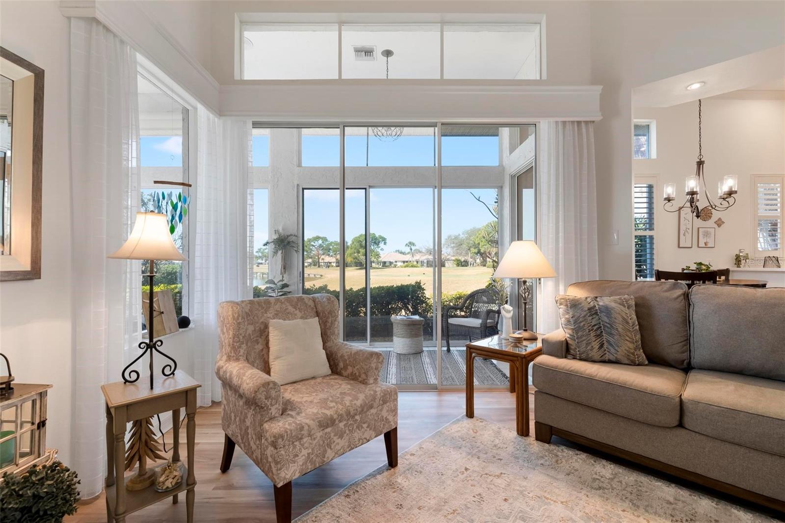 Image 10 of 43 For 604 Crossfield Circle 31