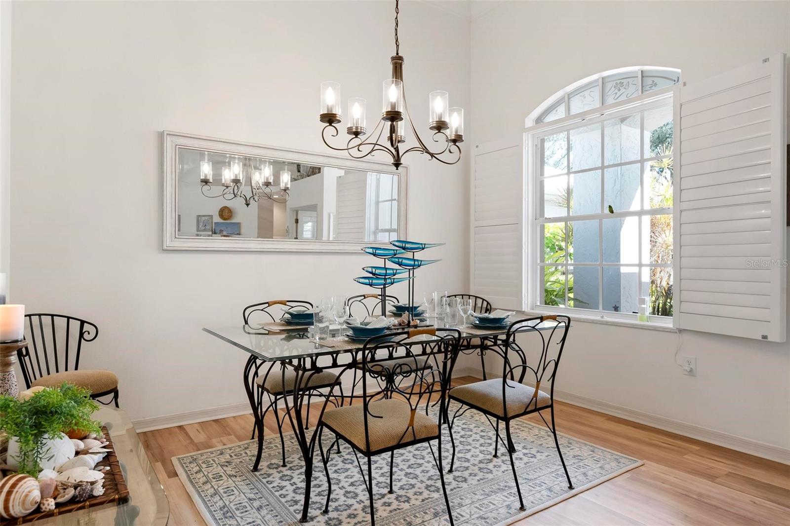 Image 16 of 43 For 604 Crossfield Circle 31