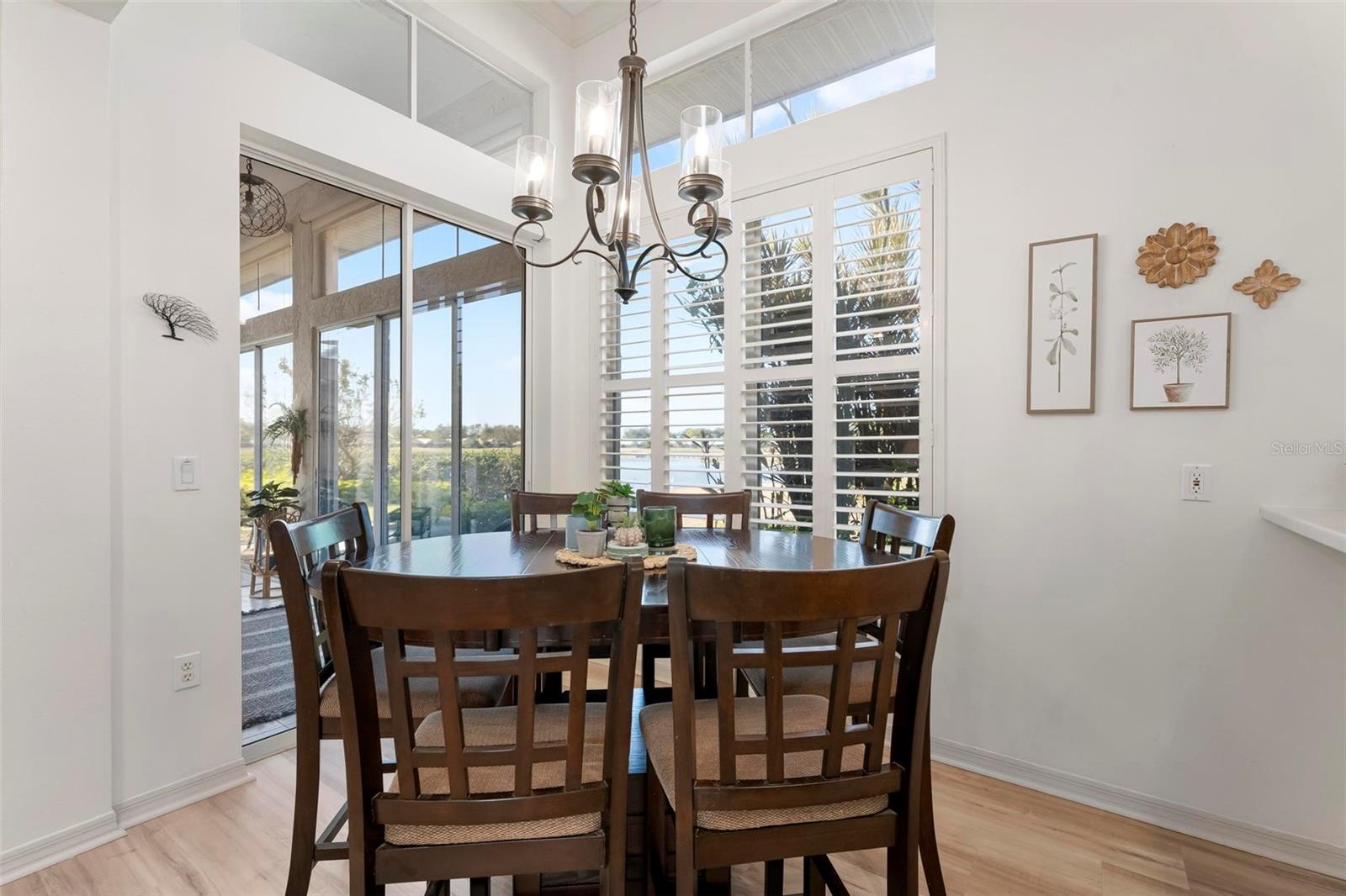 Image 17 of 43 For 604 Crossfield Circle 31