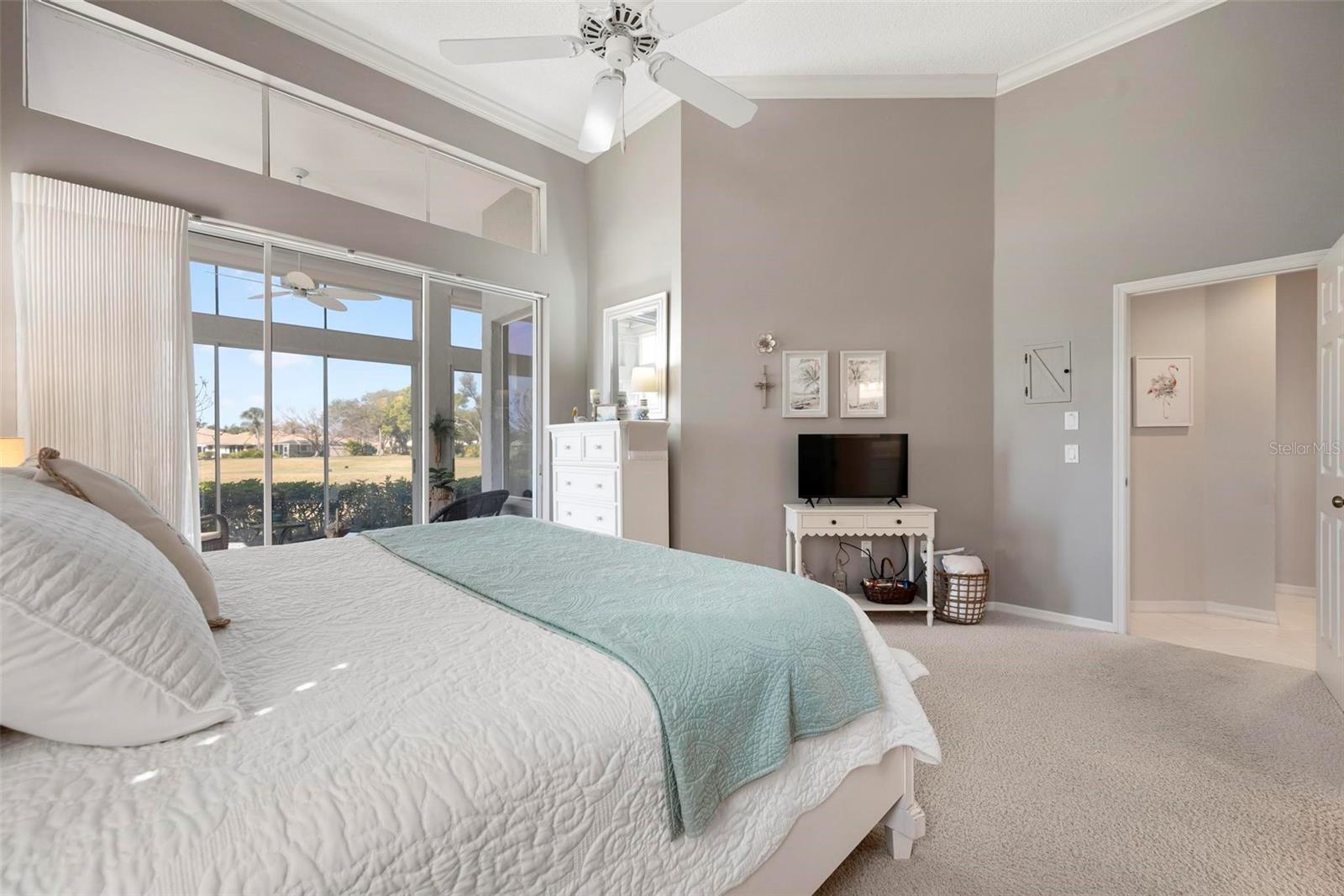 Image 23 of 43 For 604 Crossfield Circle 31