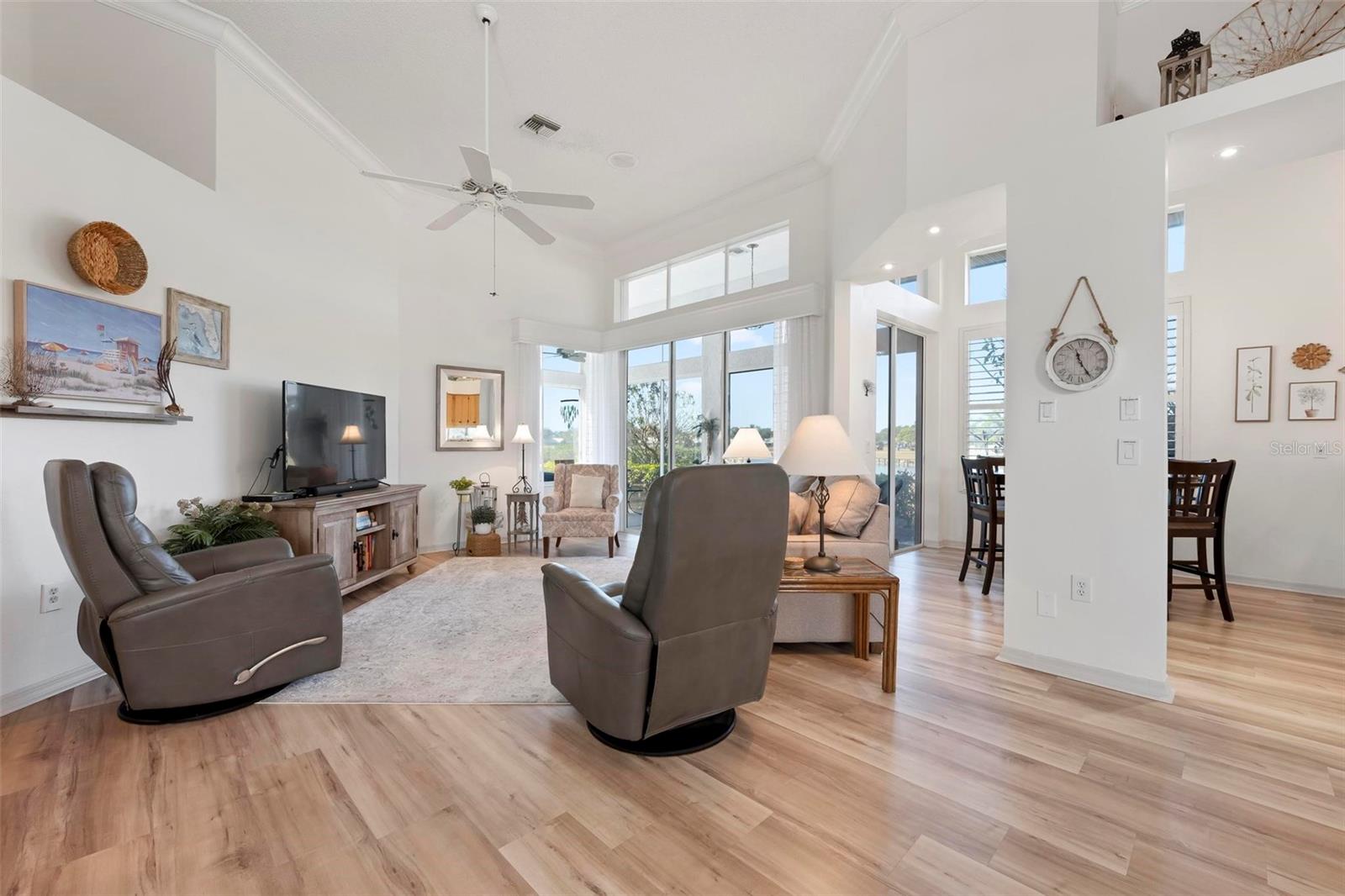 Image 5 of 43 For 604 Crossfield Circle 31