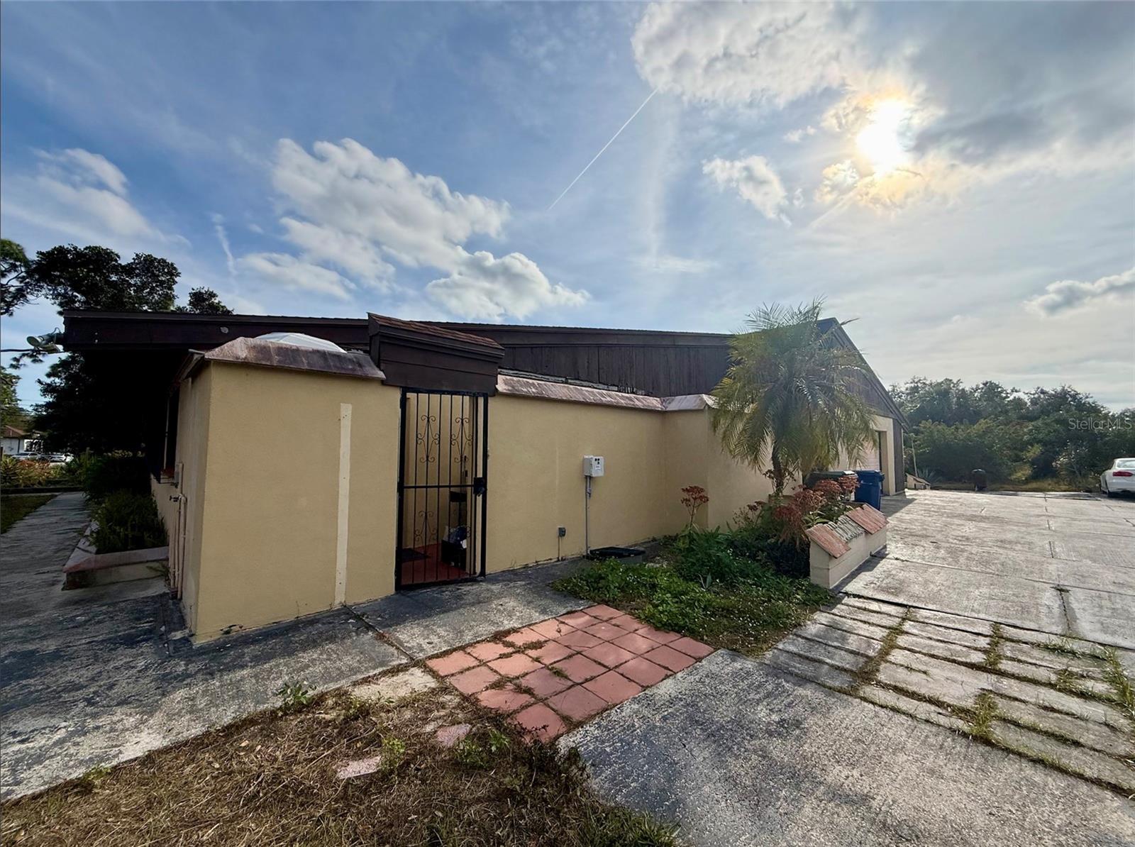 Image 4 of 27 For 12047 De Leon Drive