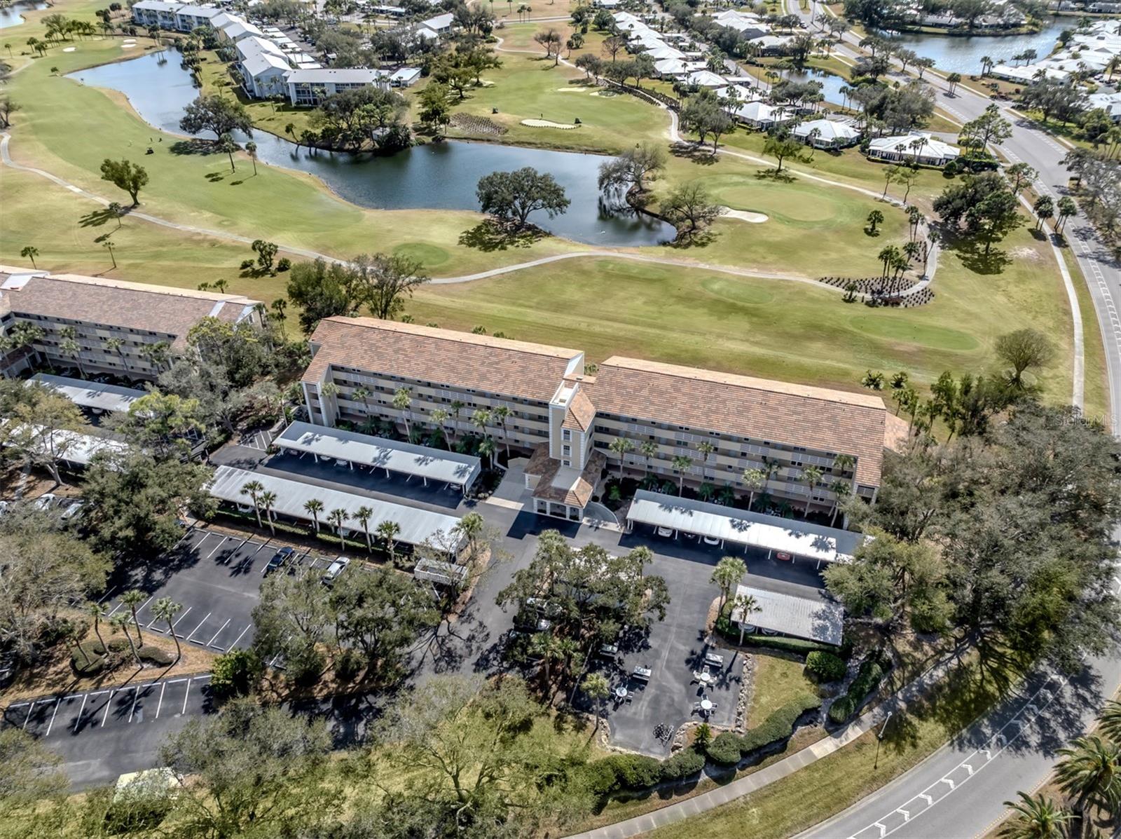 Image 38 of 100 For 818 Wexford Boulevard 818