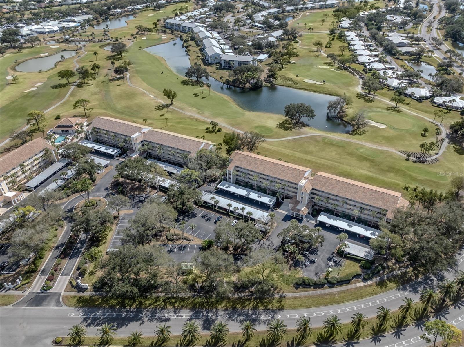 Image 39 of 100 For 818 Wexford Boulevard 818