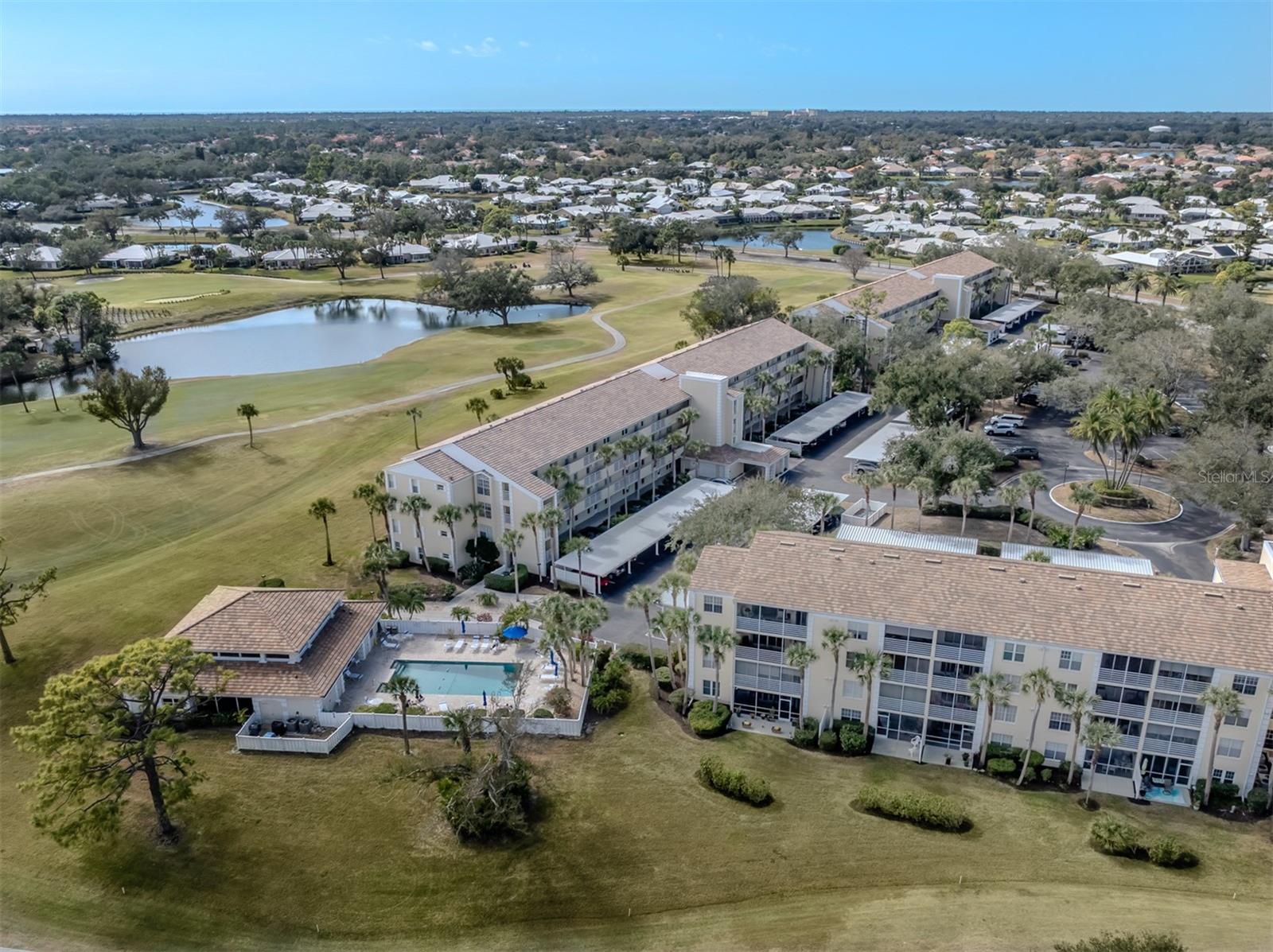 Image 47 of 100 For 818 Wexford Boulevard 818