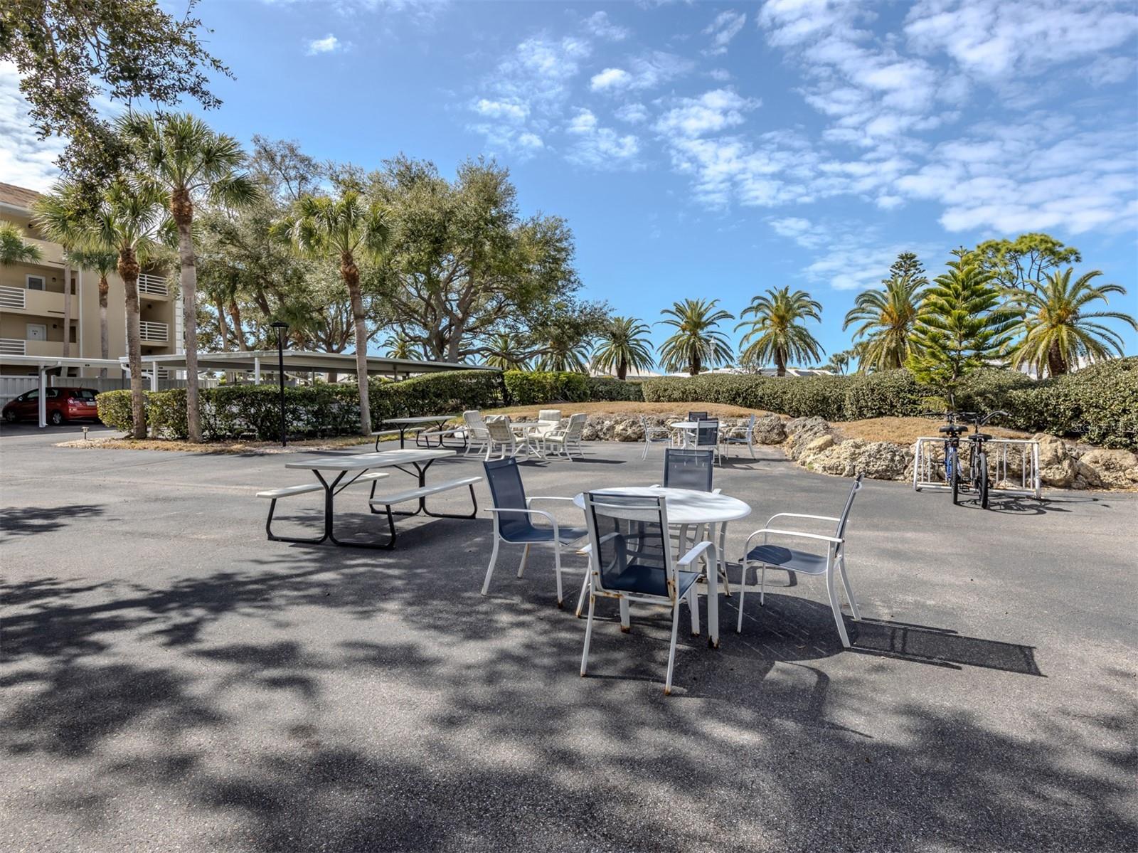 Image 58 of 100 For 818 Wexford Boulevard 818