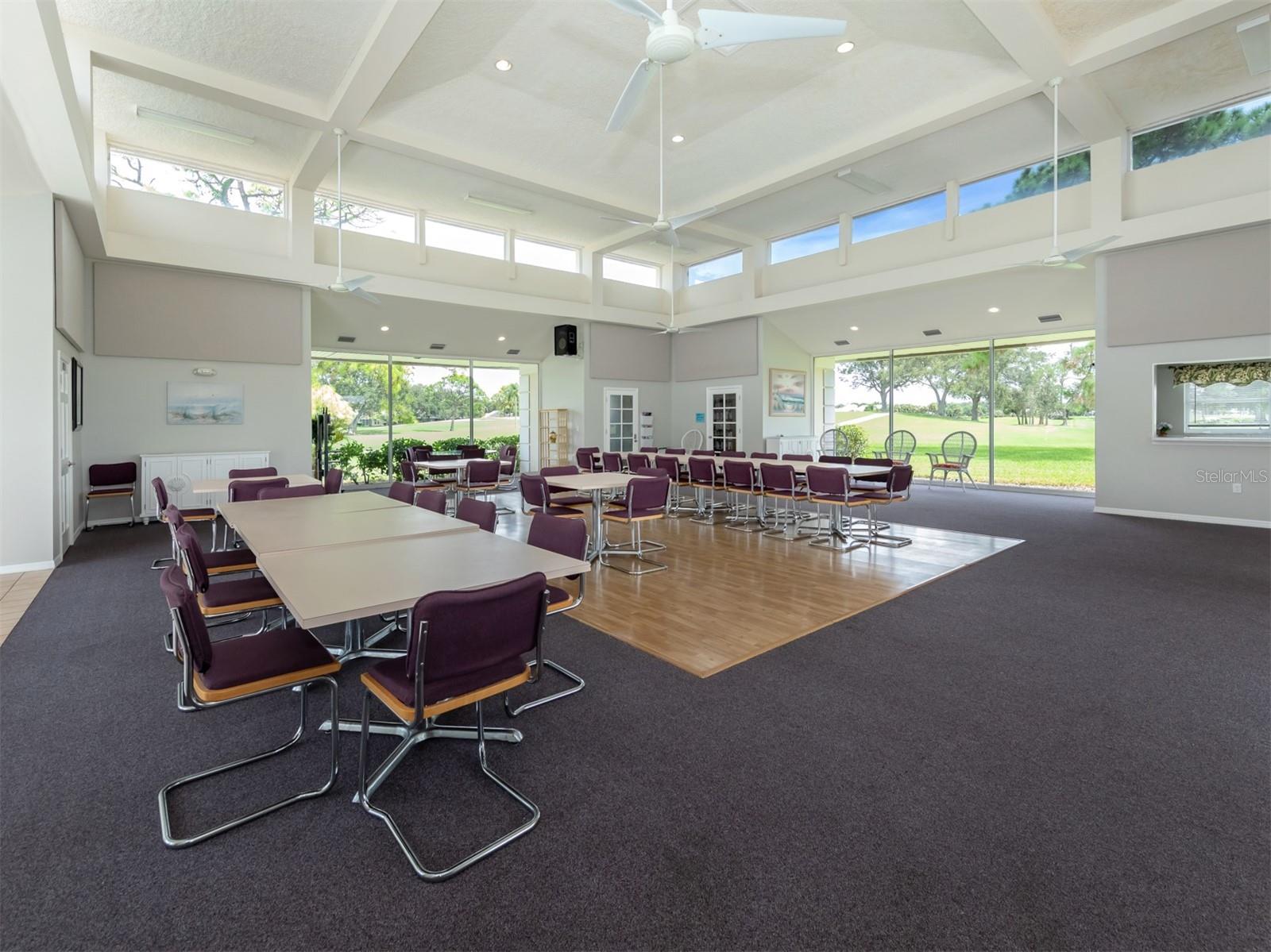 Image 68 of 100 For 818 Wexford Boulevard 818