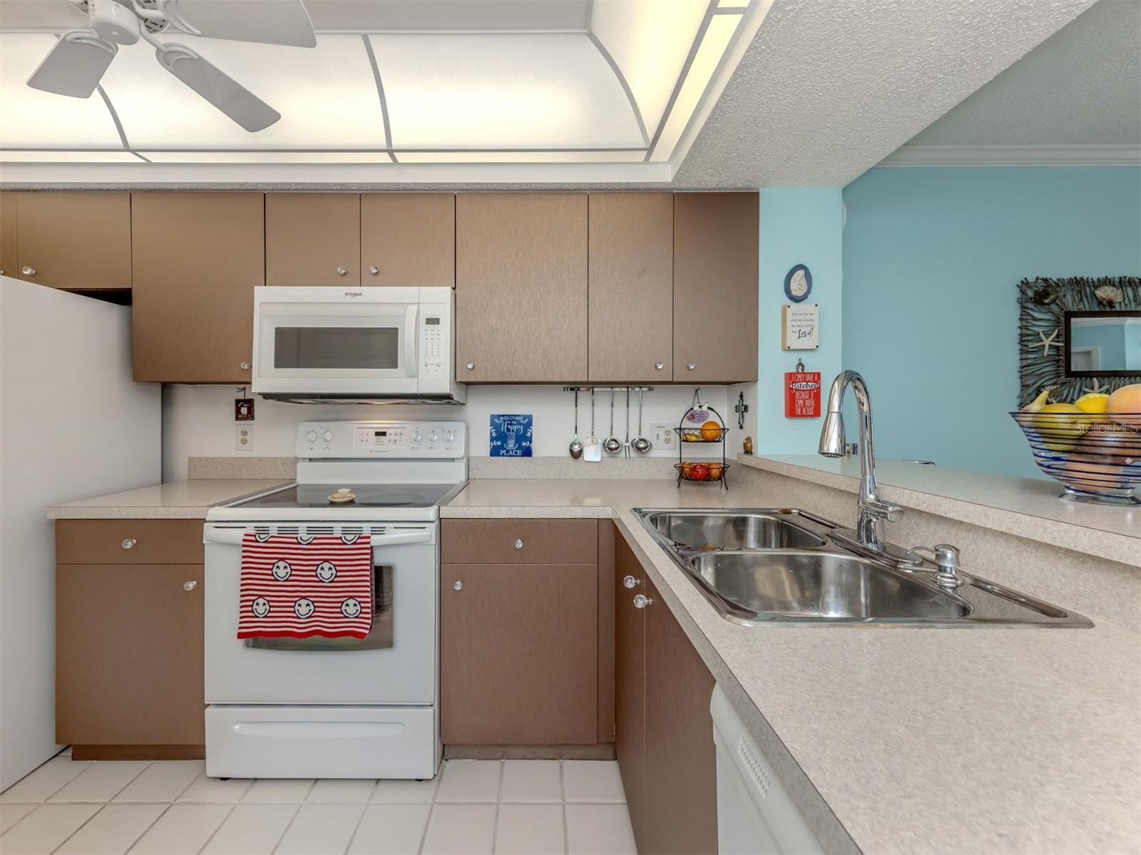 Image 7 of 100 For 818 Wexford Boulevard 818