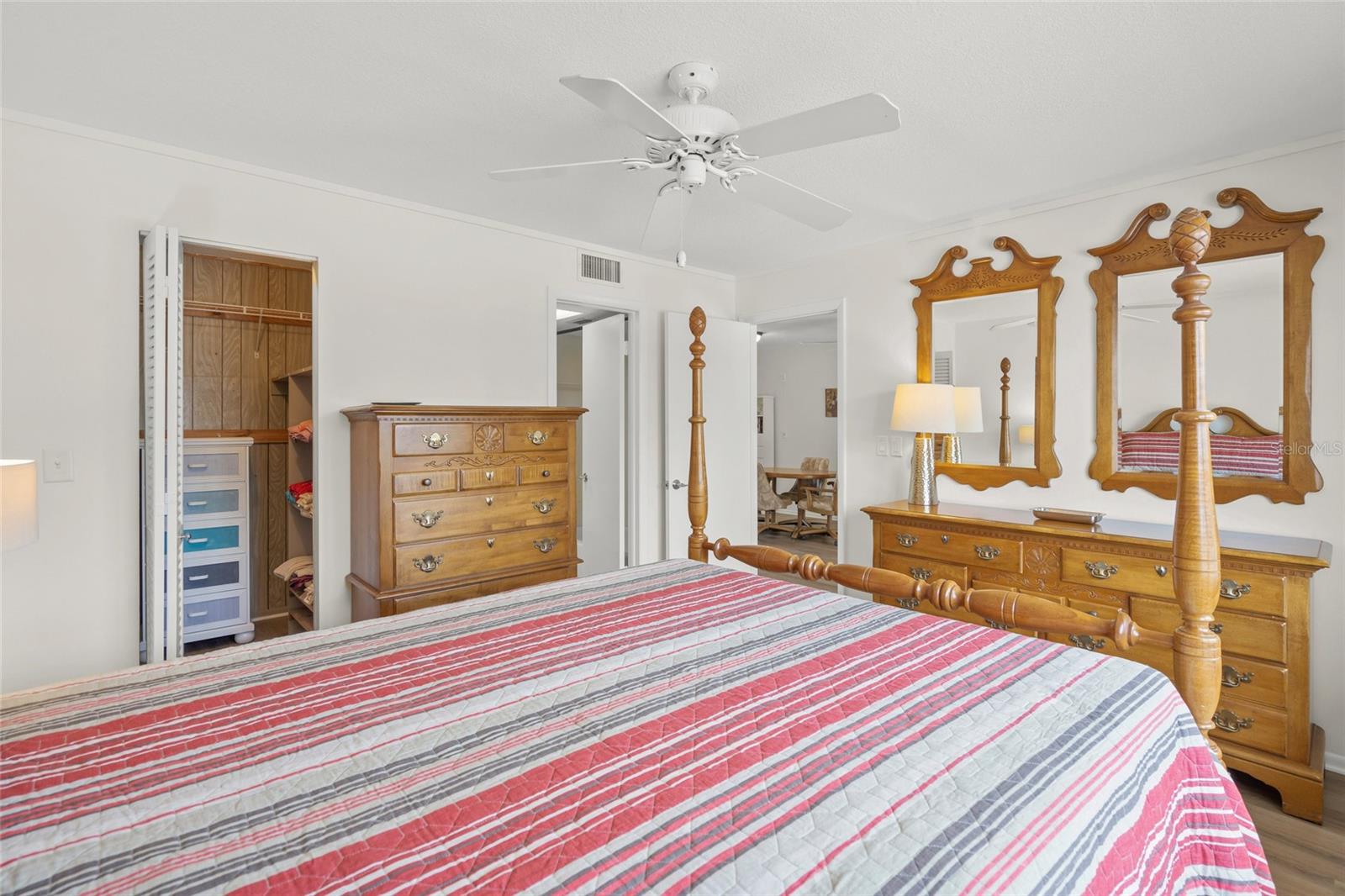 Image 13 of 30 For 708 Tamiami Trail S 319