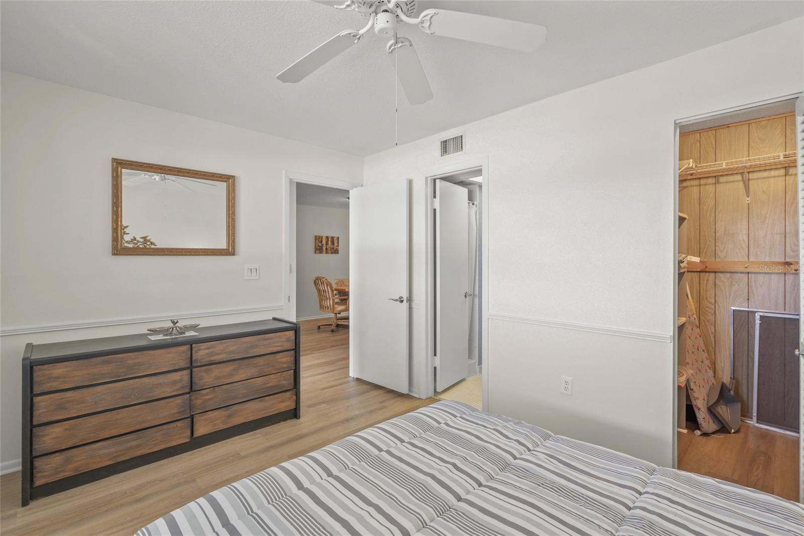 Image 18 of 30 For 708 Tamiami Trail S 319