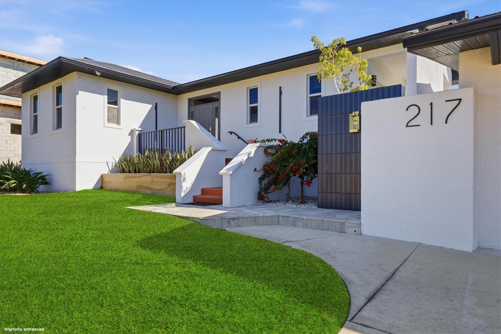 Image 18 of 64 For 217 Bangsberg Road Se