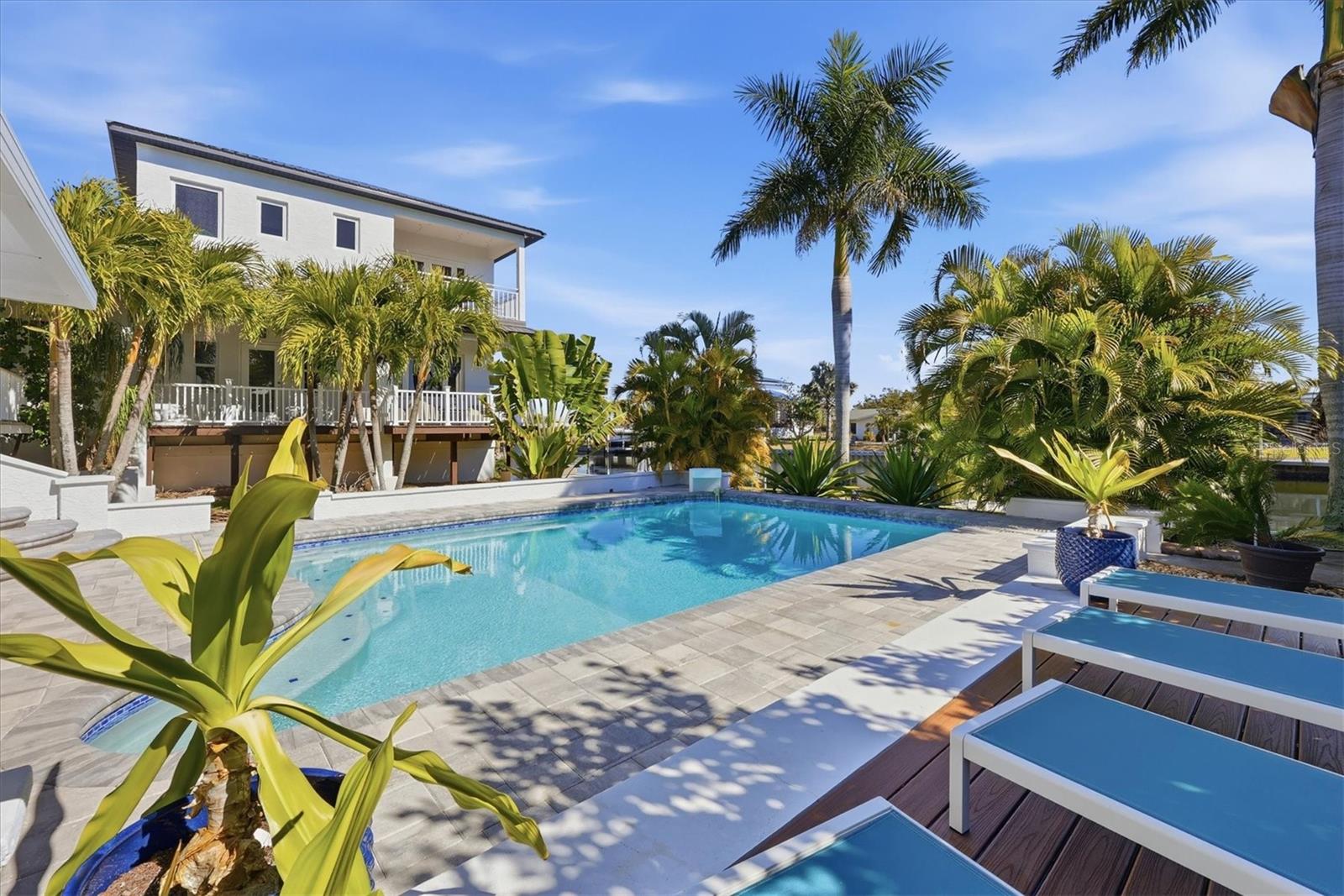 Image 3 of 64 For 217 Bangsberg Road Se