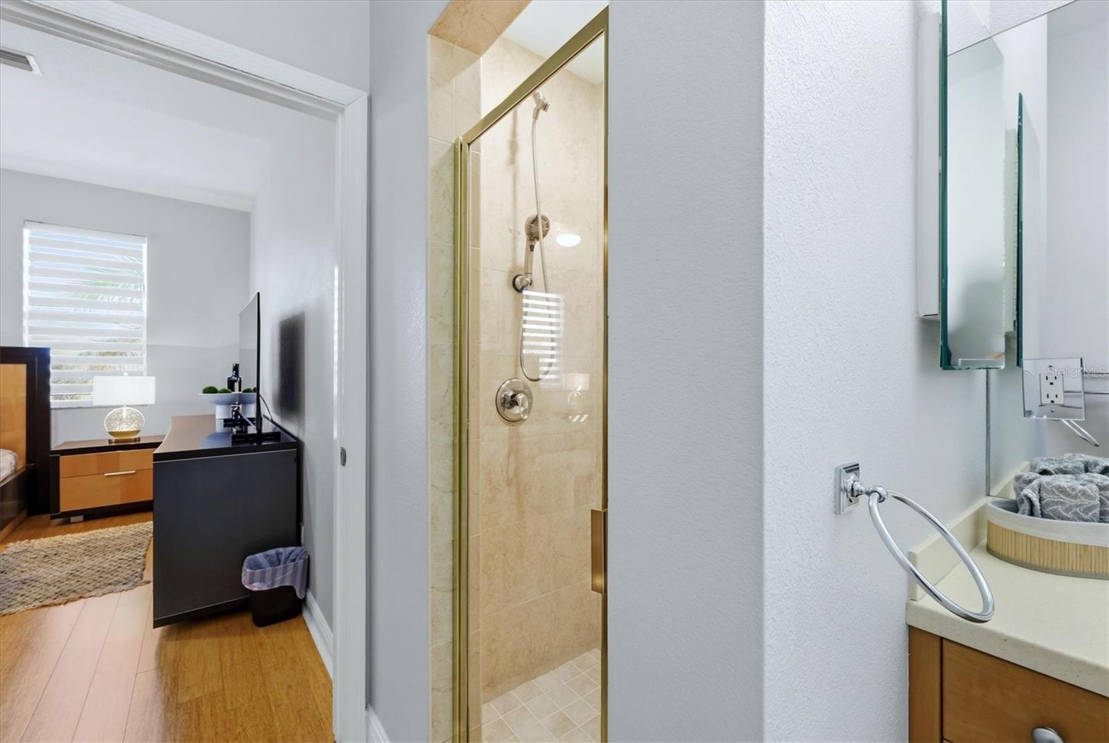 Image 30 of 64 For 217 Bangsberg Road Se