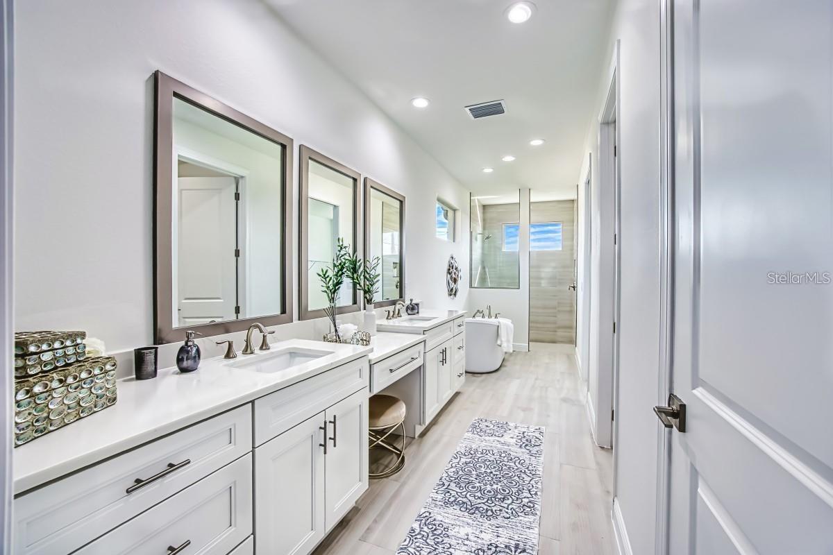 Image 11 of 22 For 16381 Cape Horn Boulevard