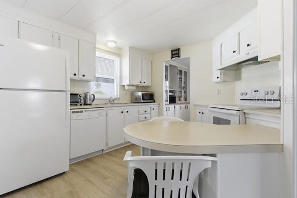 Image 3 of 40 For 499 Longwood Drive